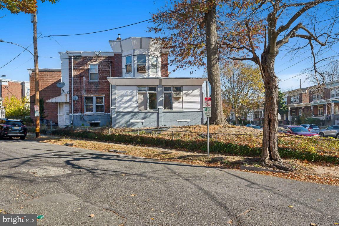 FERN ROCK - Residential