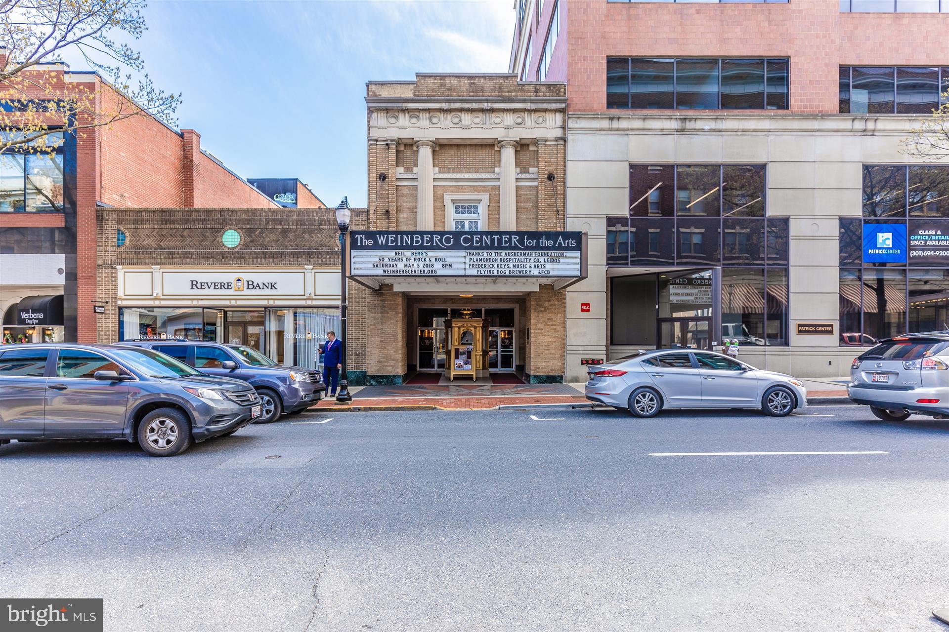 MARKET SQUARE - Residential Lease