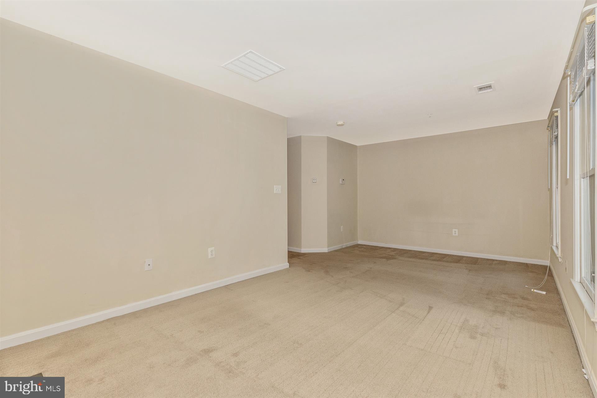 MARKET SQUARE - Residential Lease