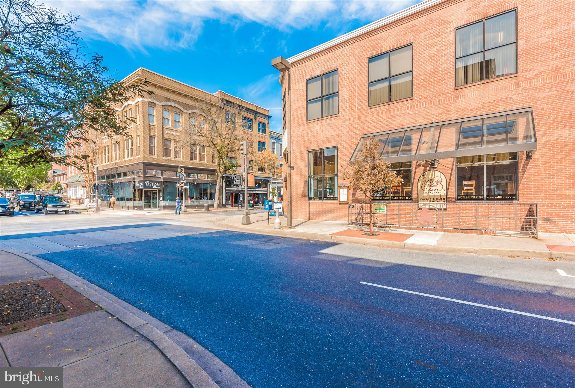 MARKET SQUARE - Residential Lease