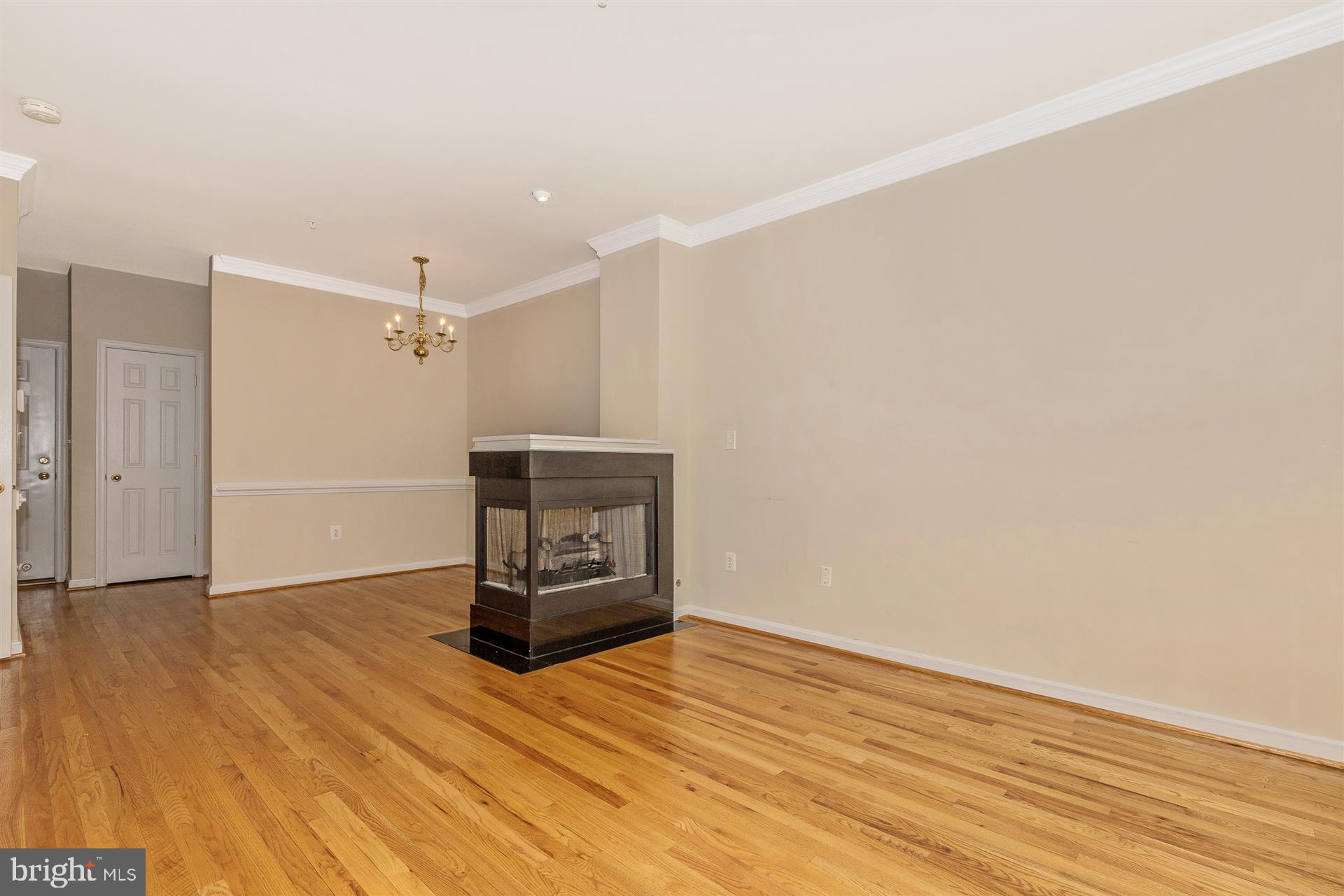 MARKET SQUARE - Residential Lease