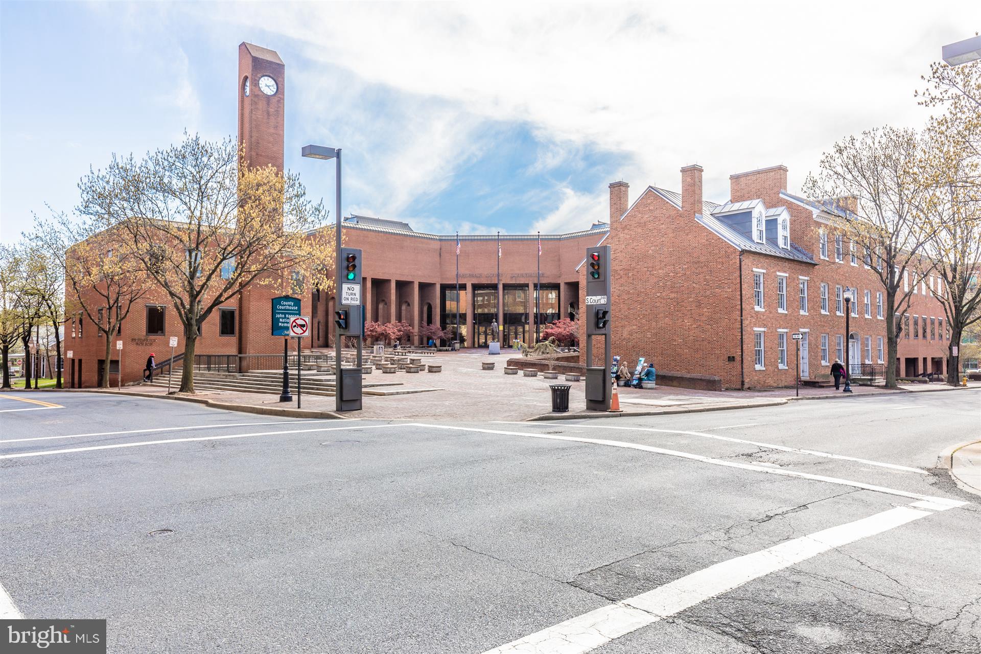 MARKET SQUARE - Residential Lease