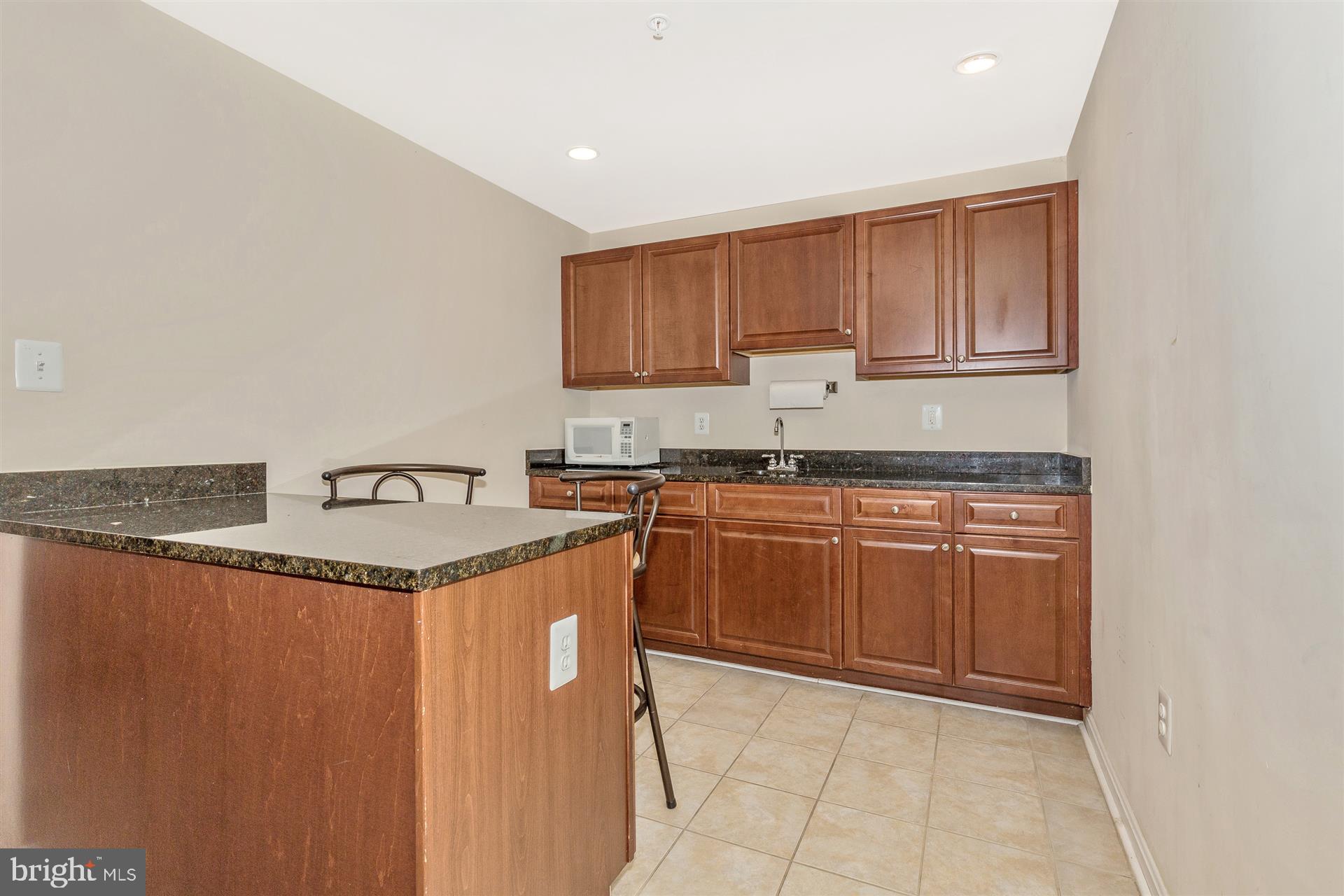 MARKET SQUARE - Residential Lease