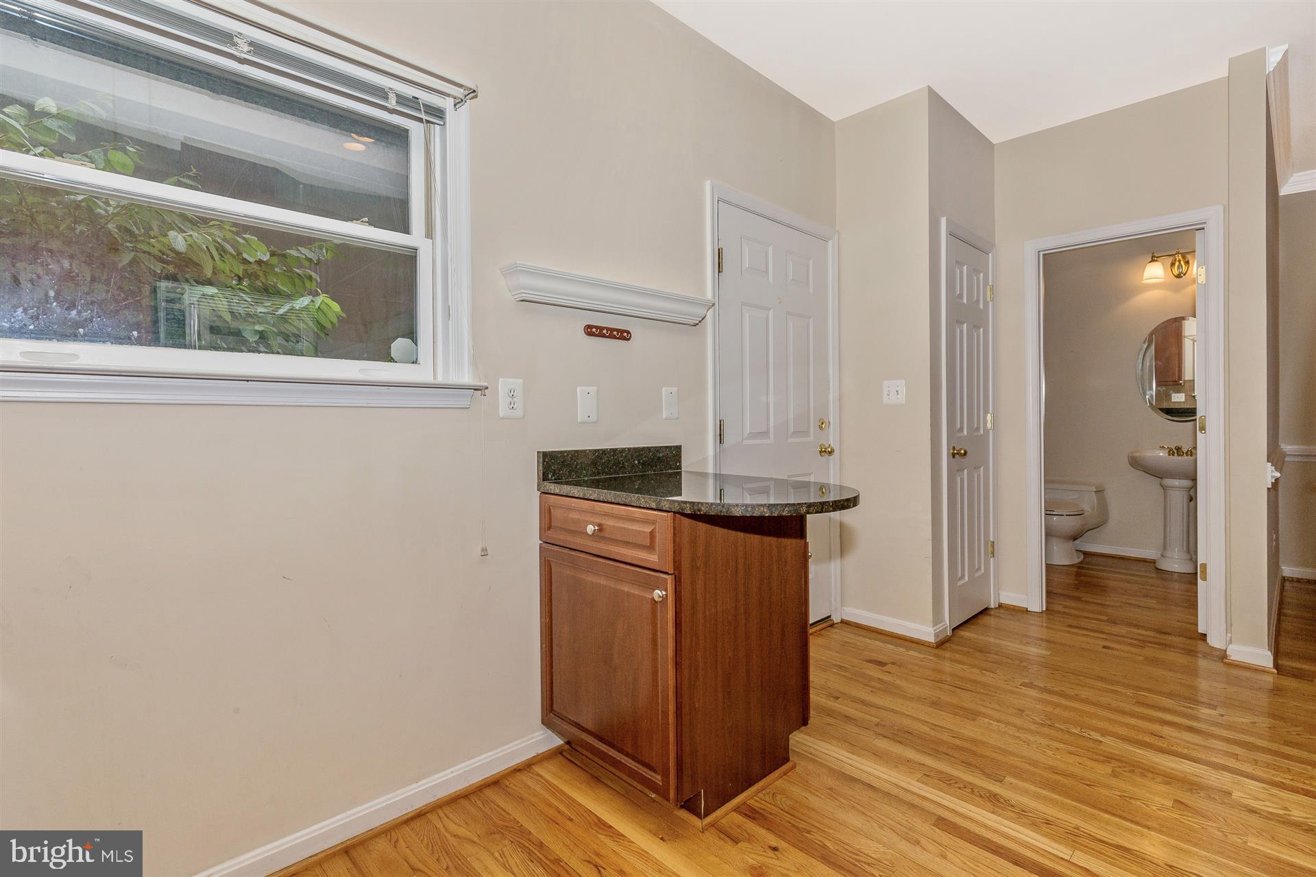 MARKET SQUARE - Residential Lease