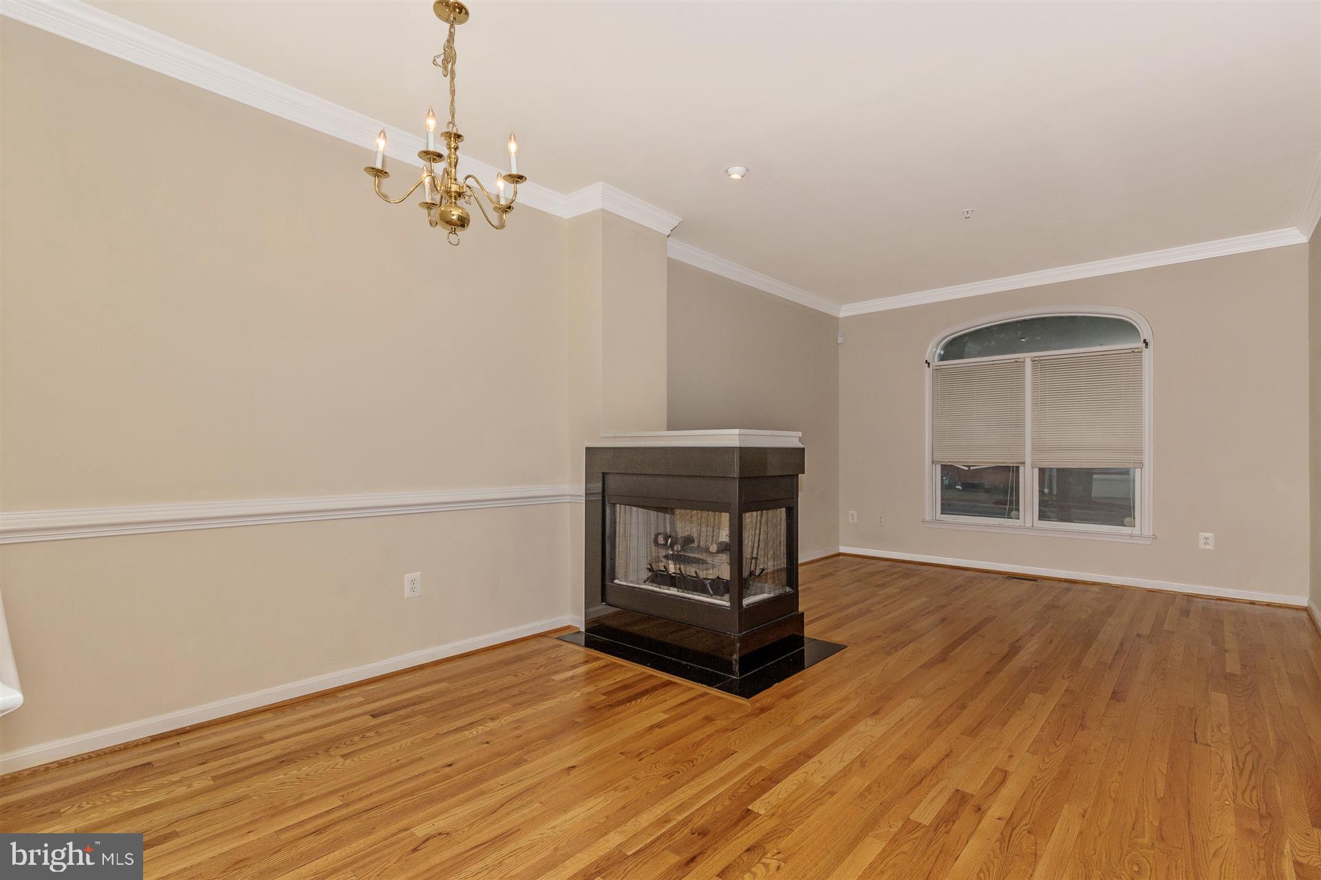 MARKET SQUARE - Residential Lease