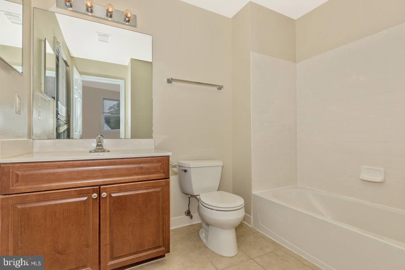 MARKET SQUARE - Residential Lease