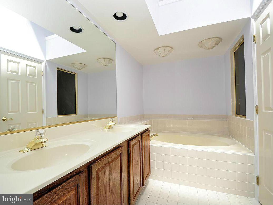 RIVA TRACE - Residential