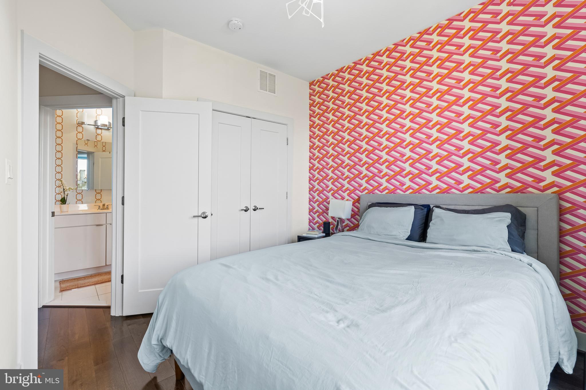 LOCUST POINT - Residential