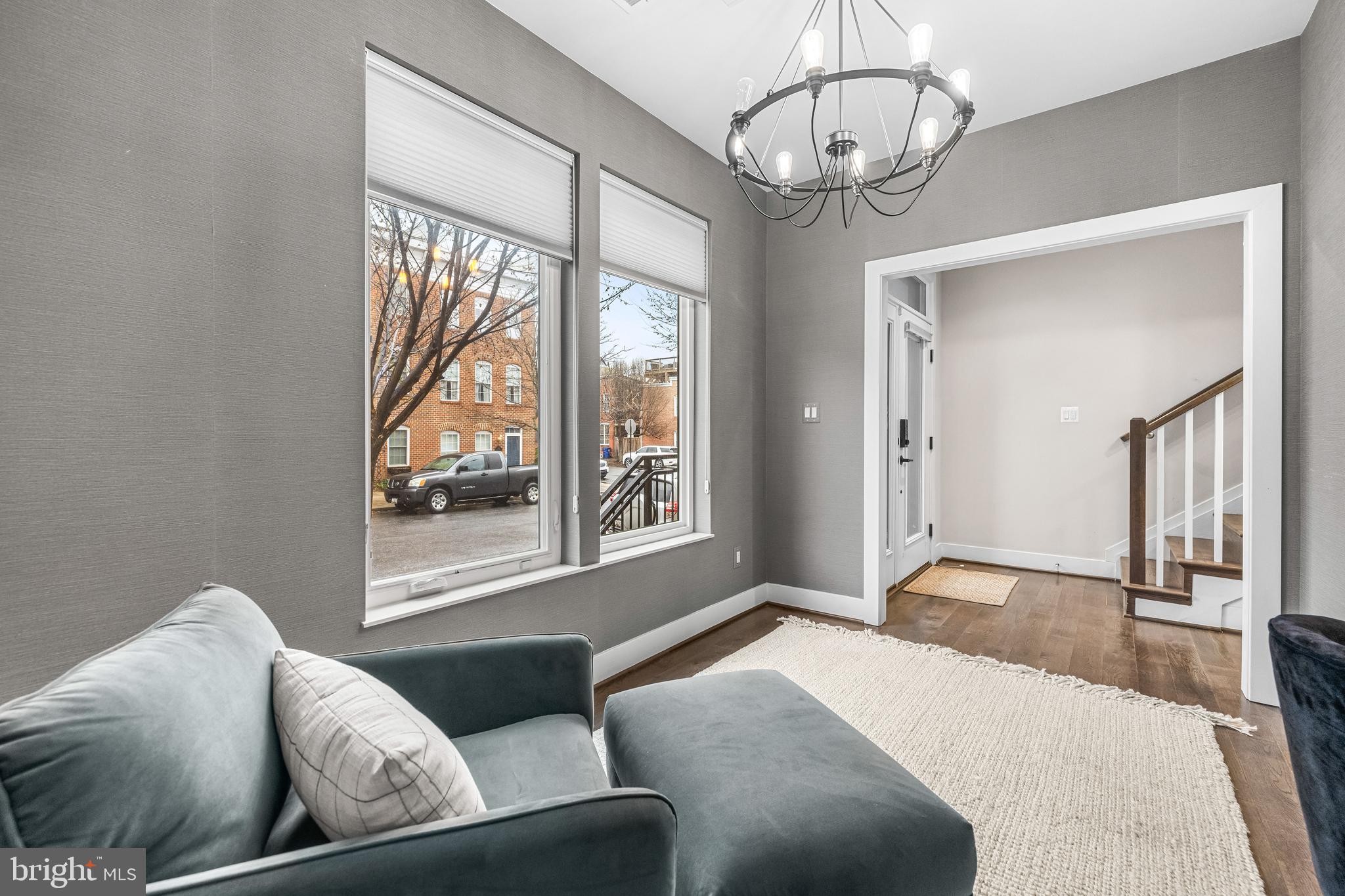 LOCUST POINT - Residential