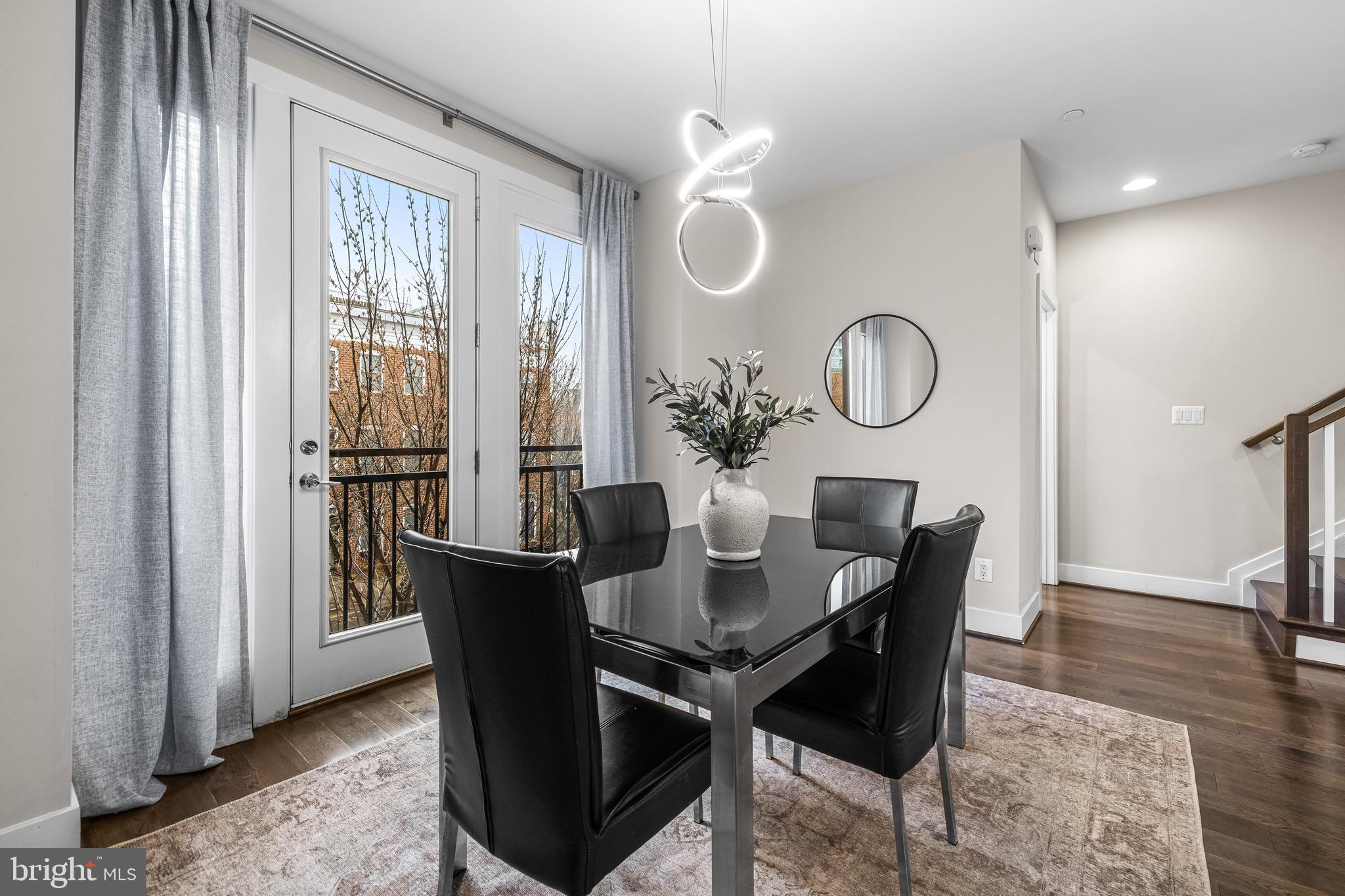 LOCUST POINT - Residential