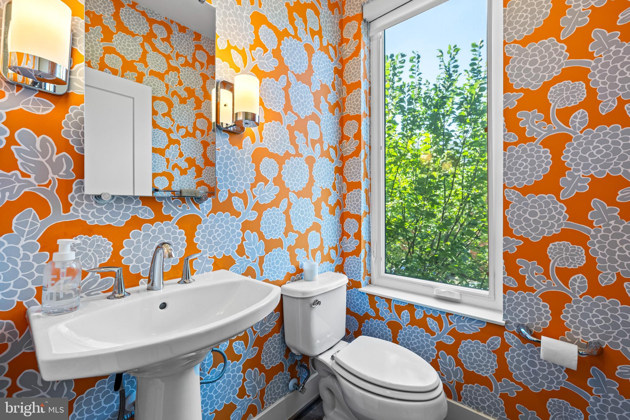 LOCUST POINT - Residential