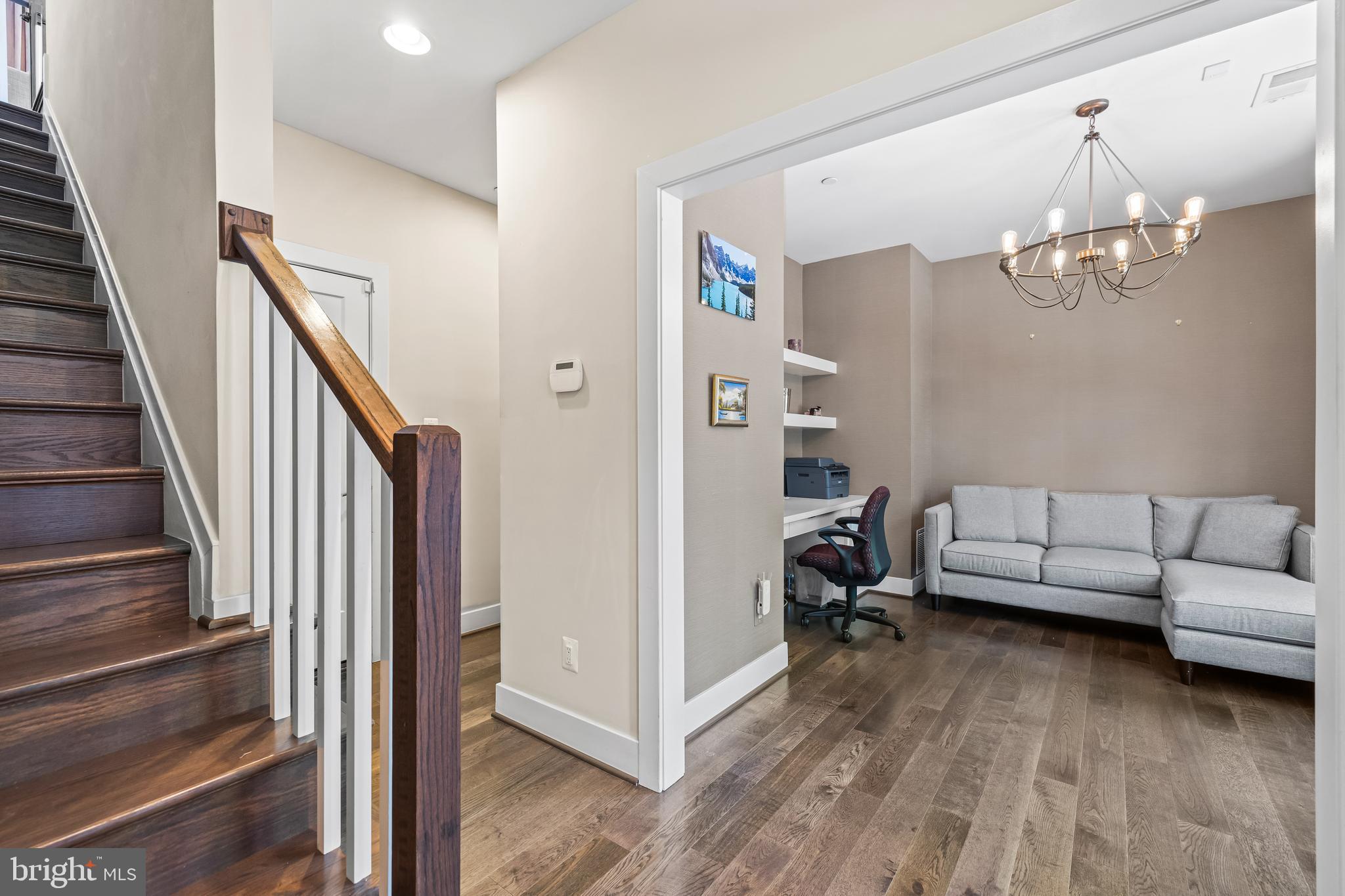 LOCUST POINT - Residential