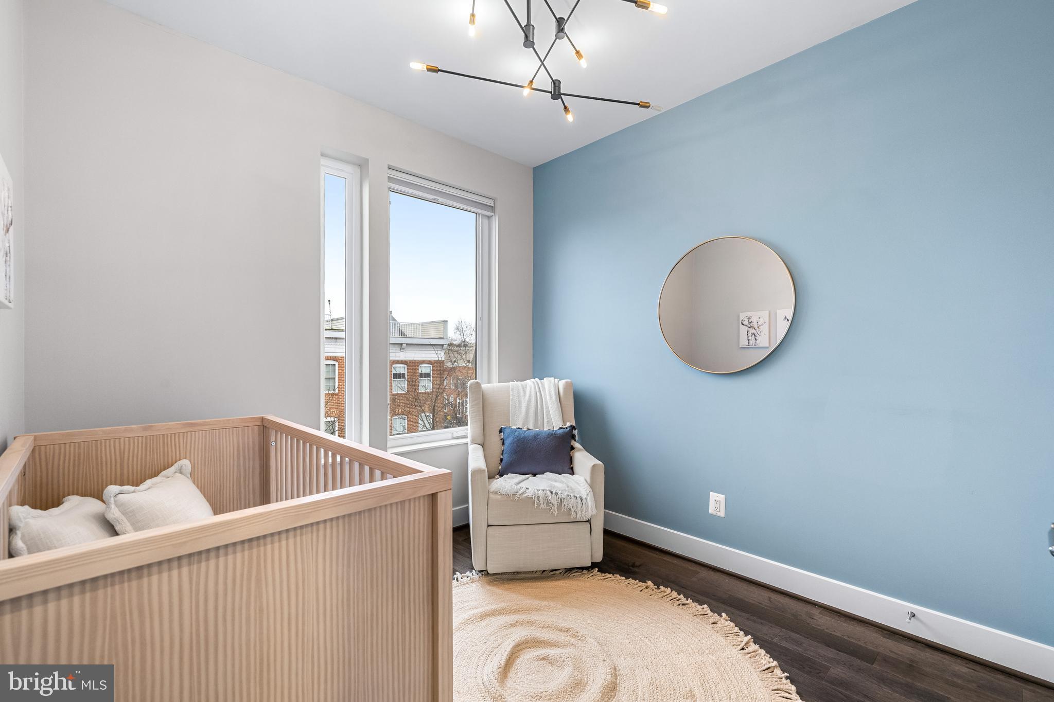 LOCUST POINT - Residential