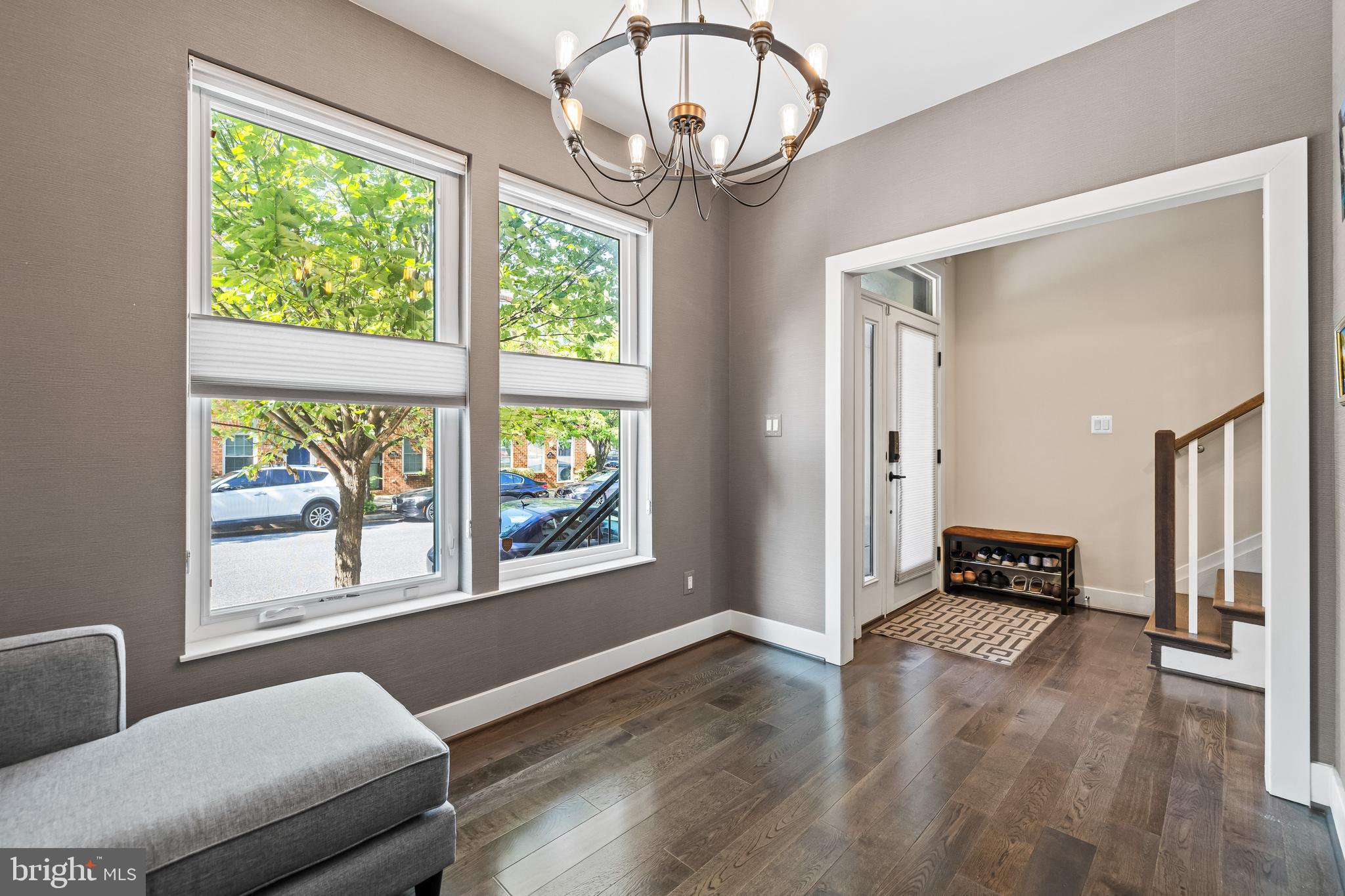 LOCUST POINT - Residential