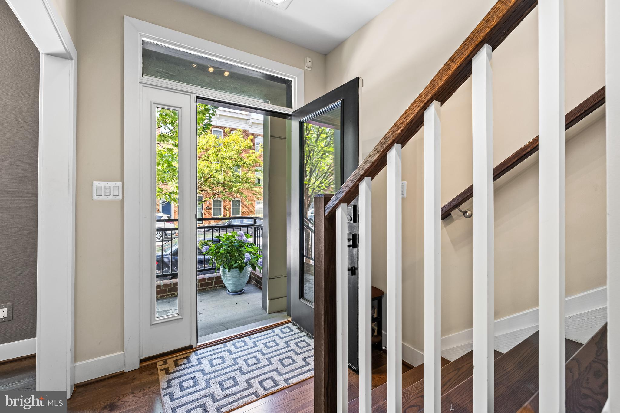 LOCUST POINT - Residential