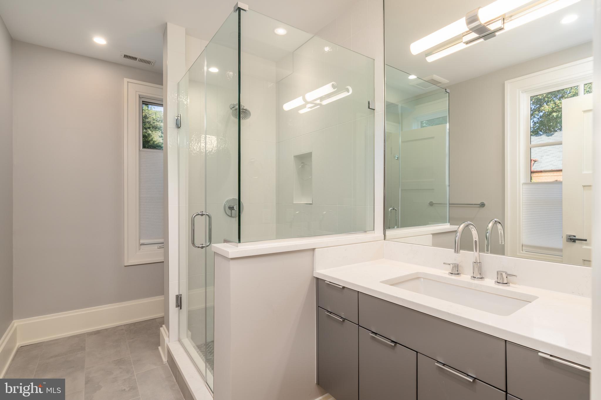 FOREST HILLS - Residential