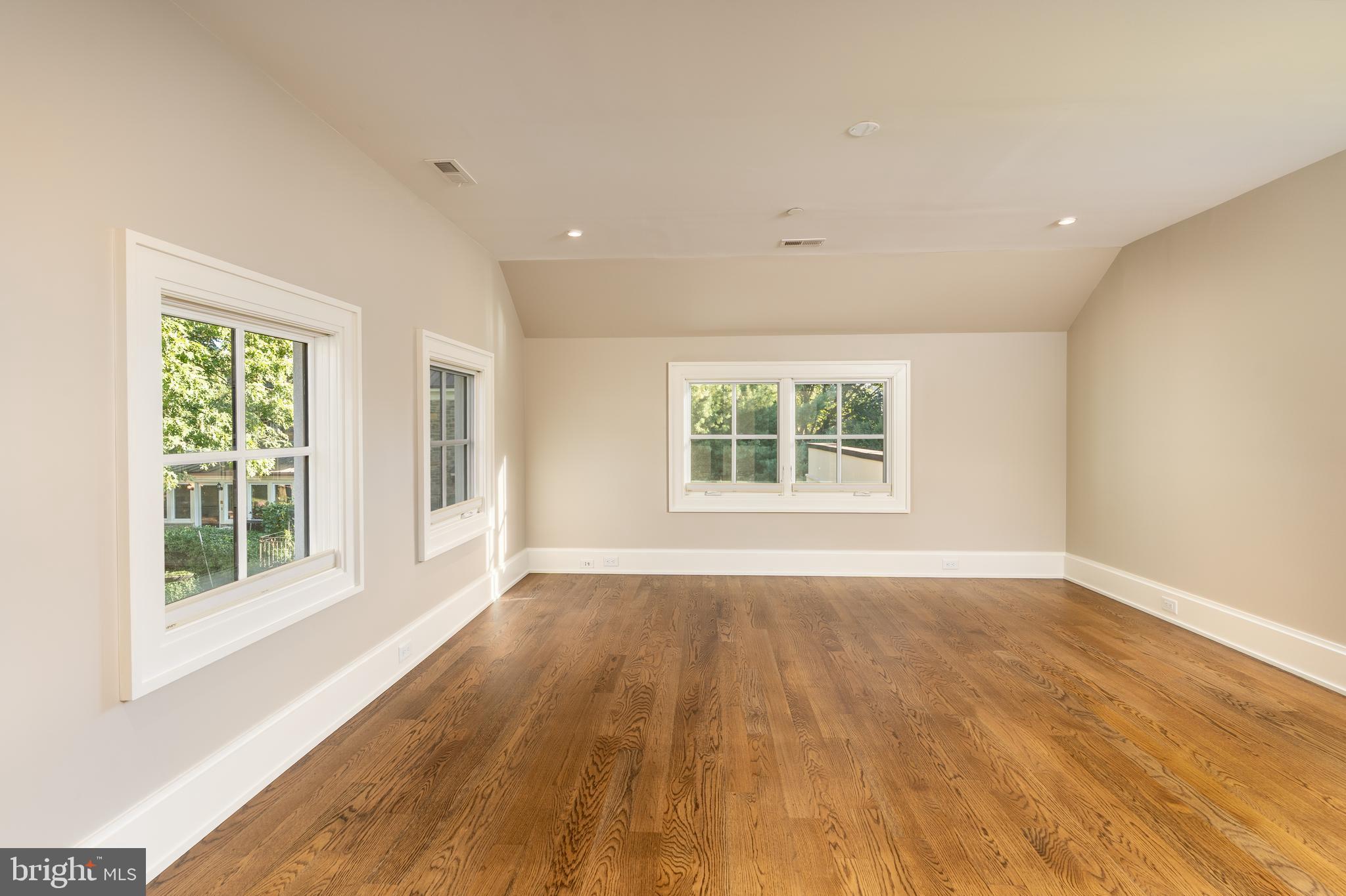 FOREST HILLS - Residential