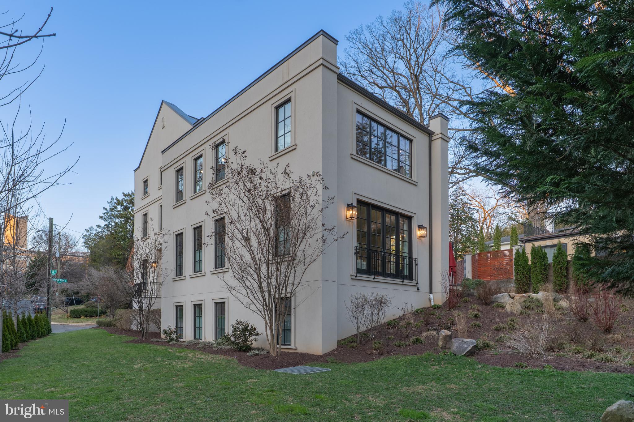 FOREST HILLS - Residential