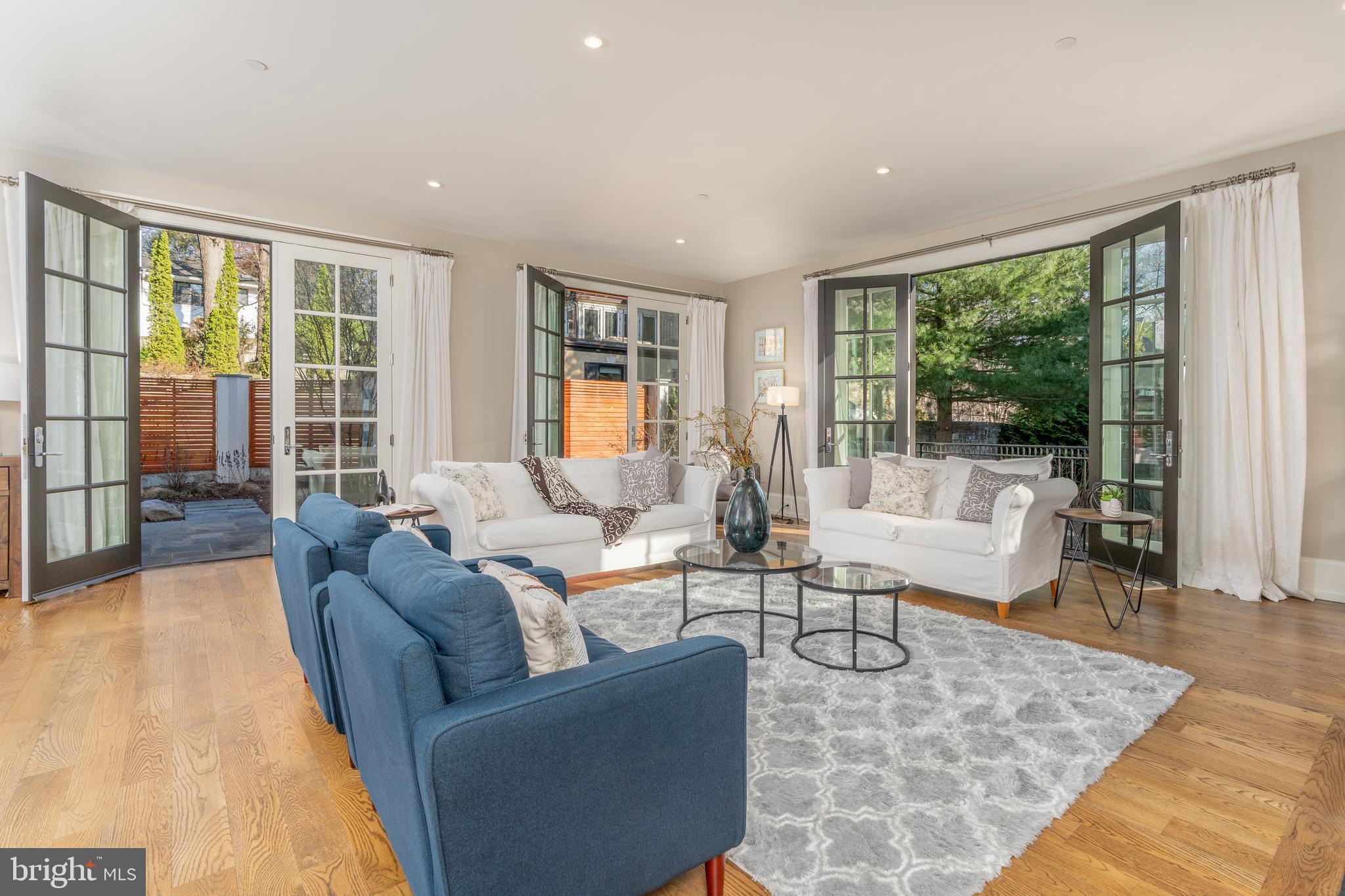 FOREST HILLS - Residential