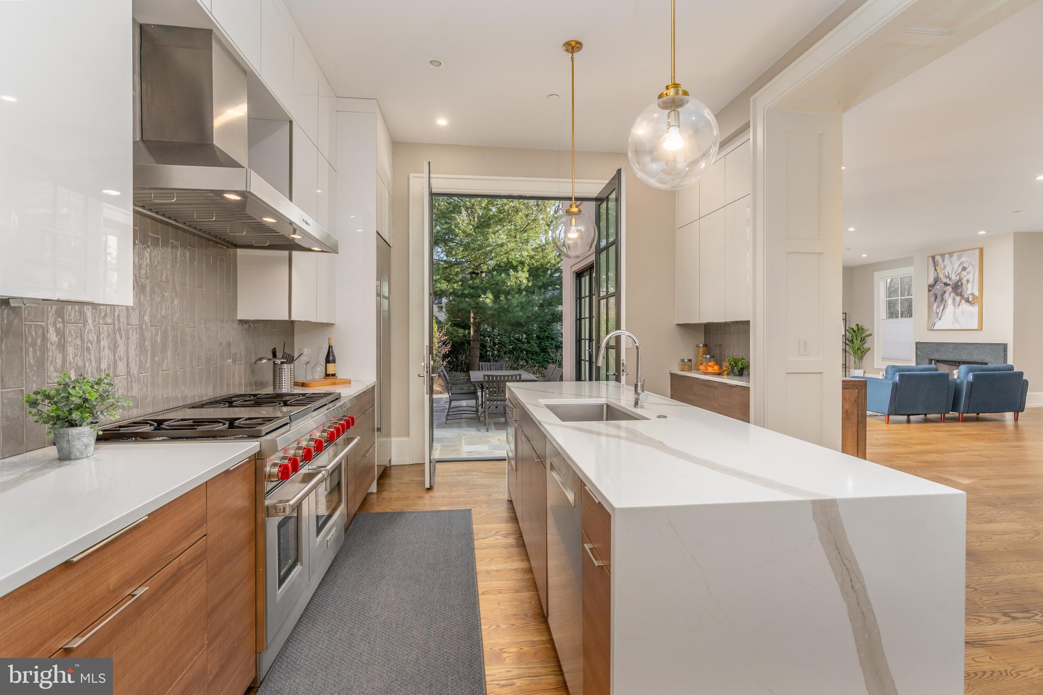 FOREST HILLS - Residential