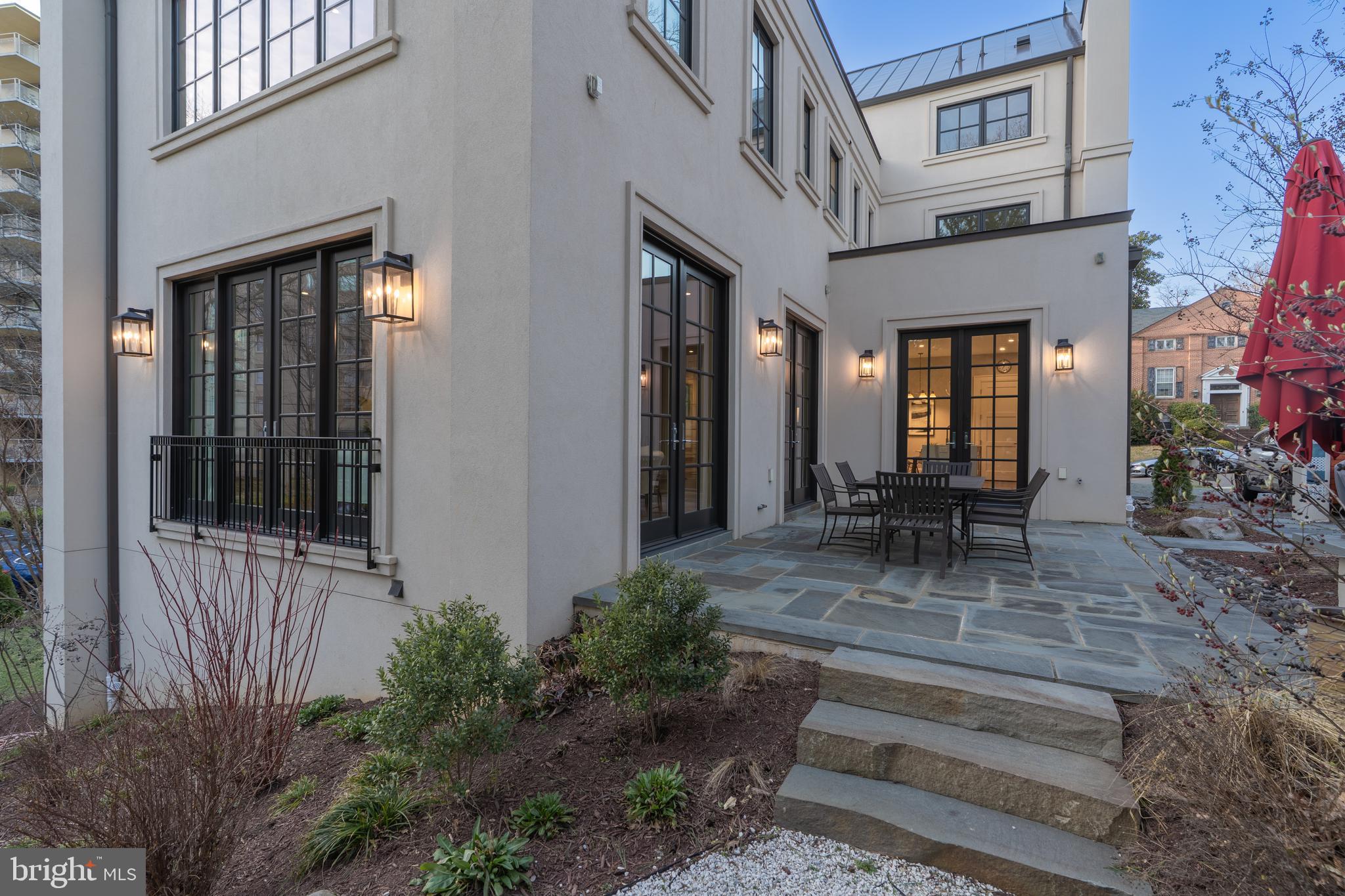 FOREST HILLS - Residential