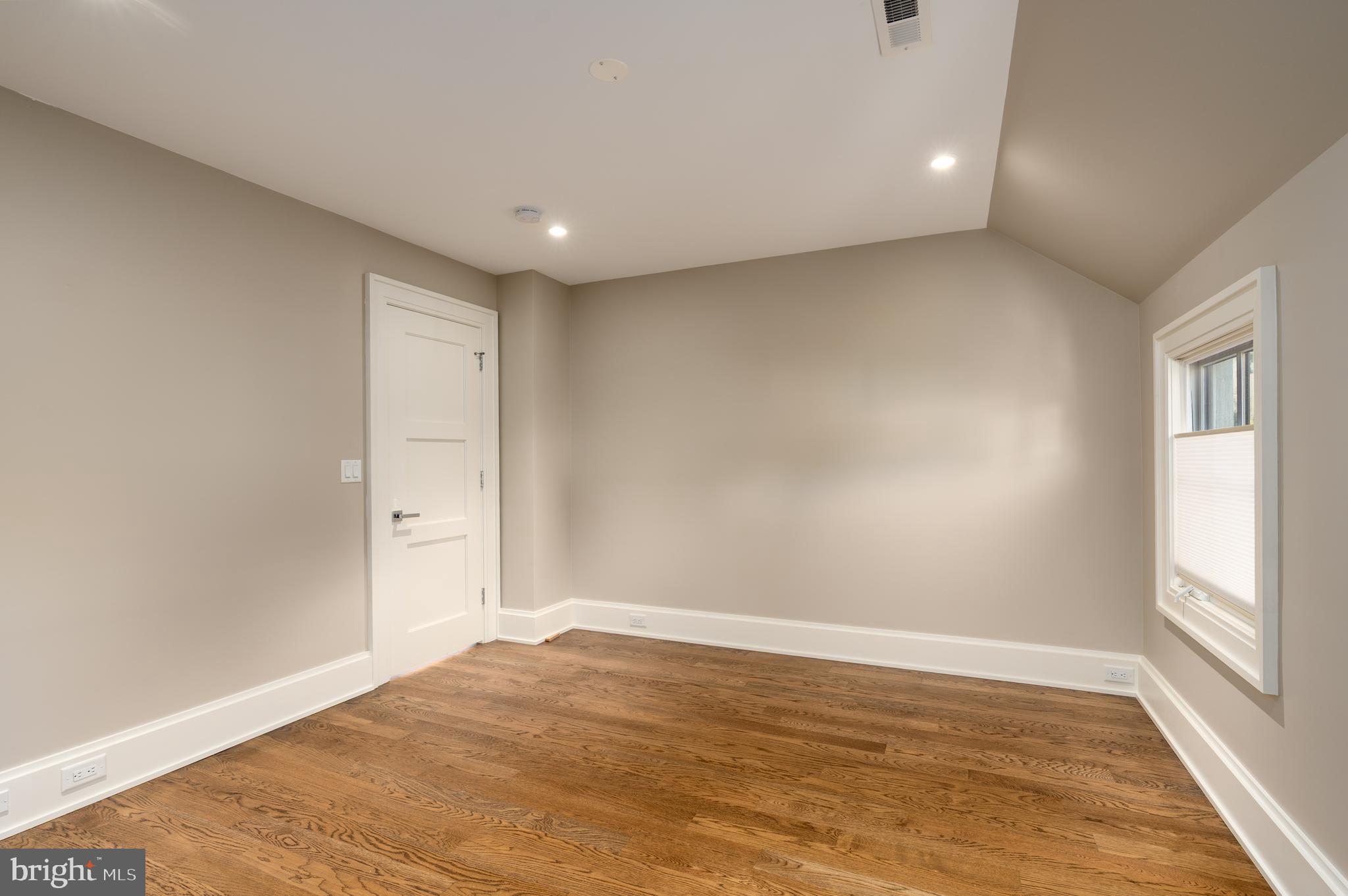 FOREST HILLS - Residential