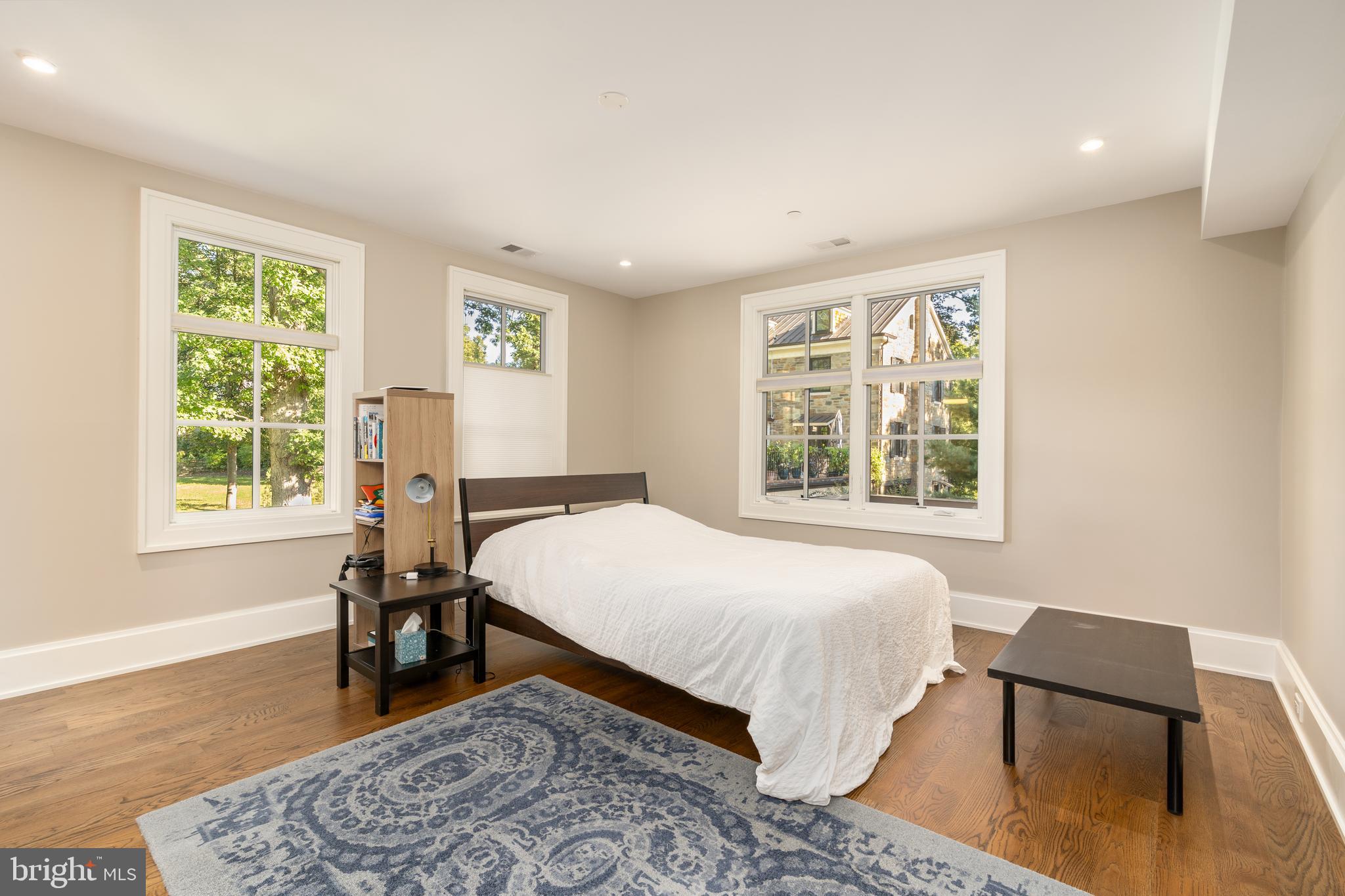 FOREST HILLS - Residential