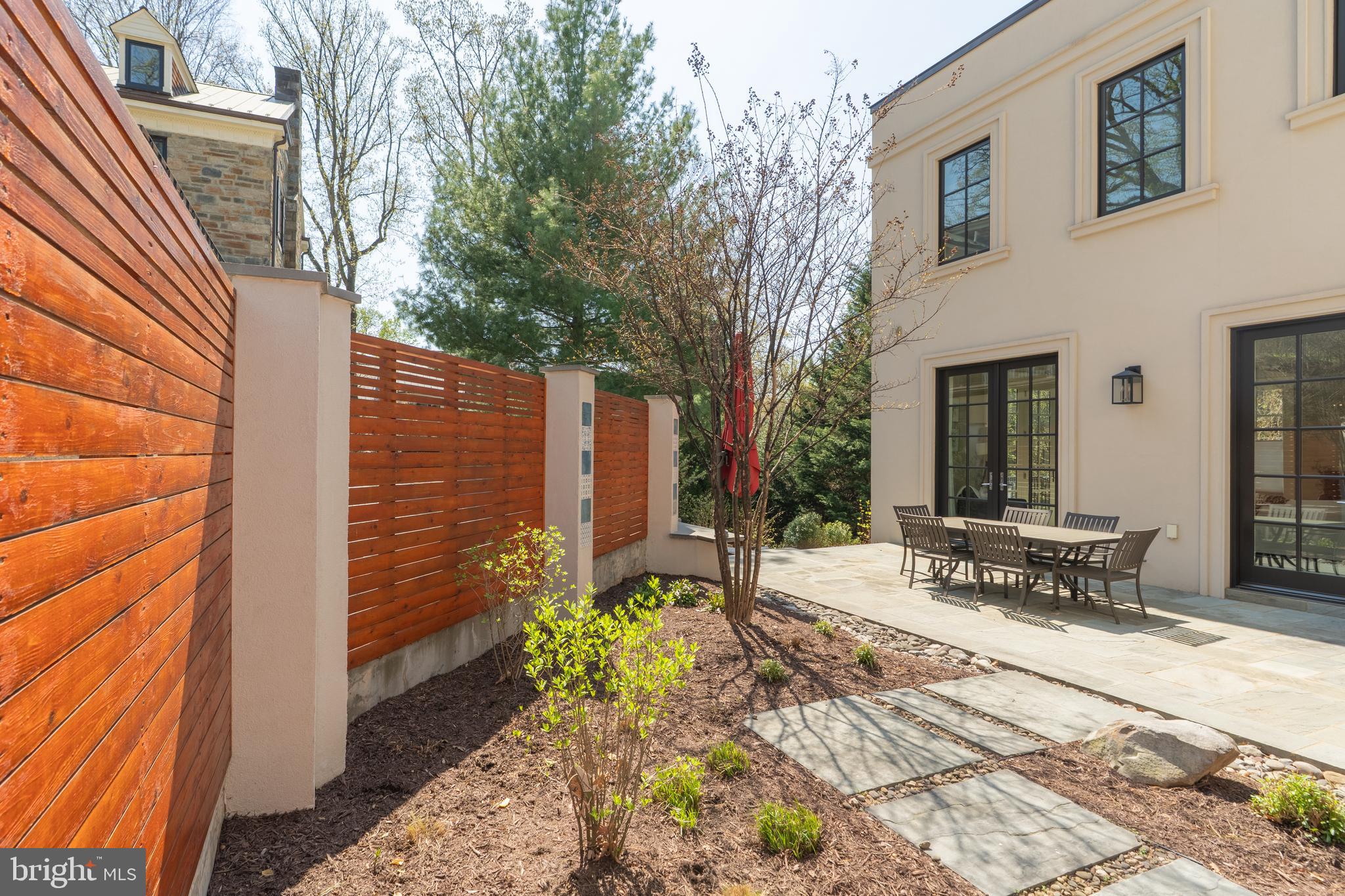 FOREST HILLS - Residential