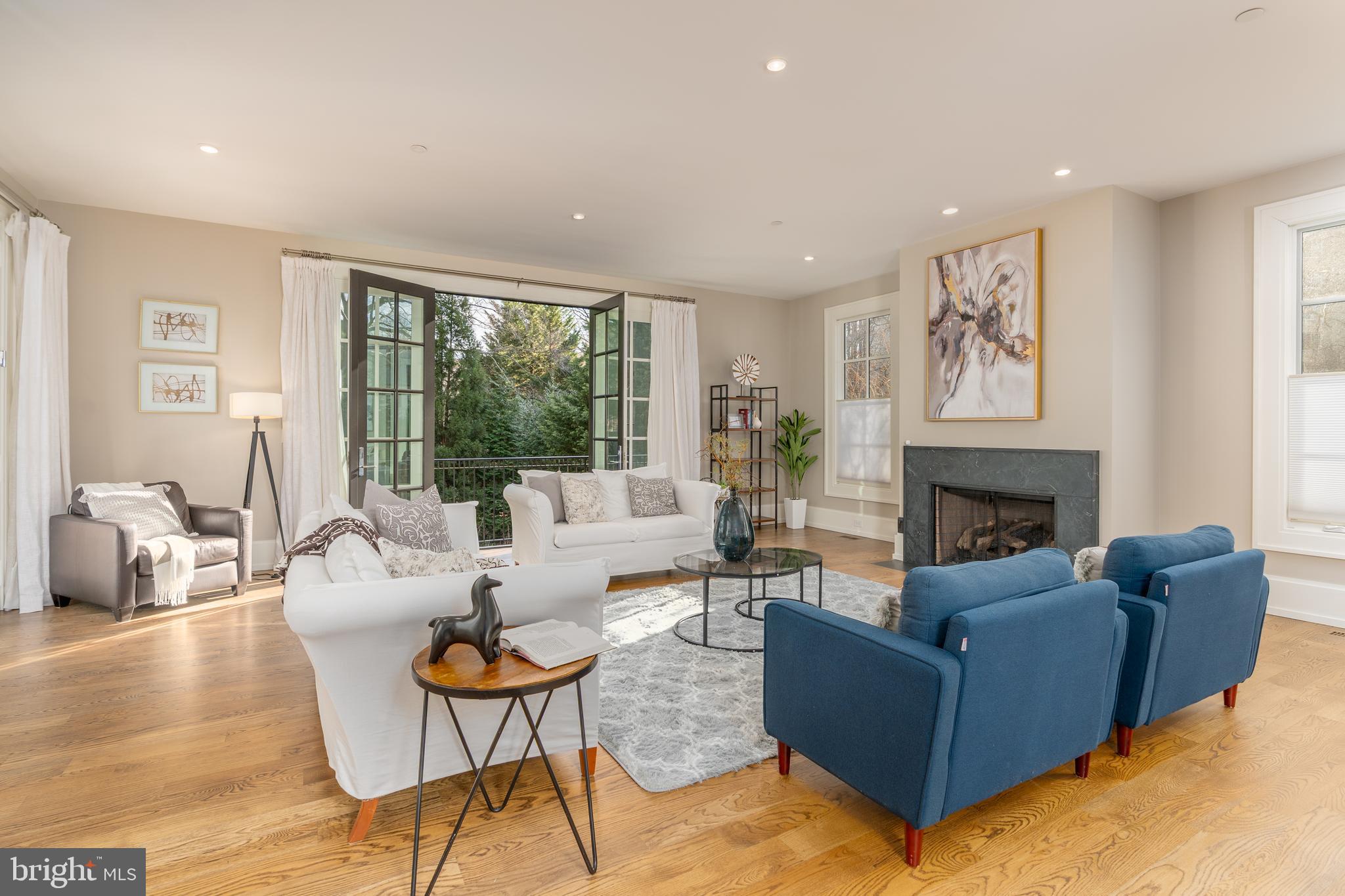 FOREST HILLS - Residential