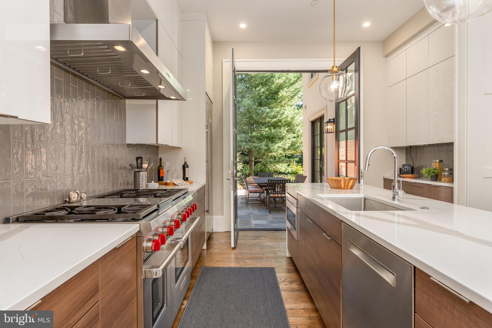 FOREST HILLS - Residential