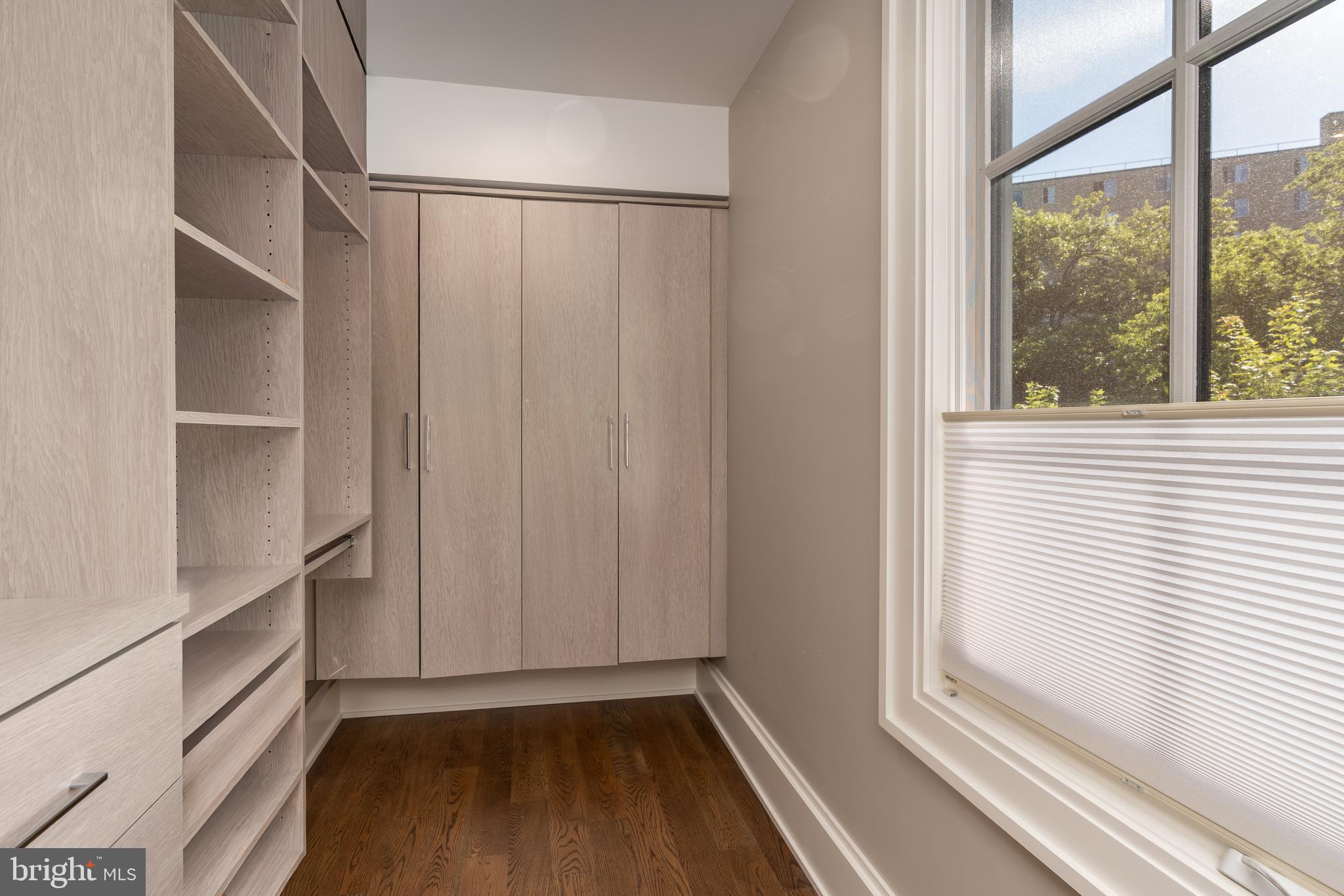 FOREST HILLS - Residential
