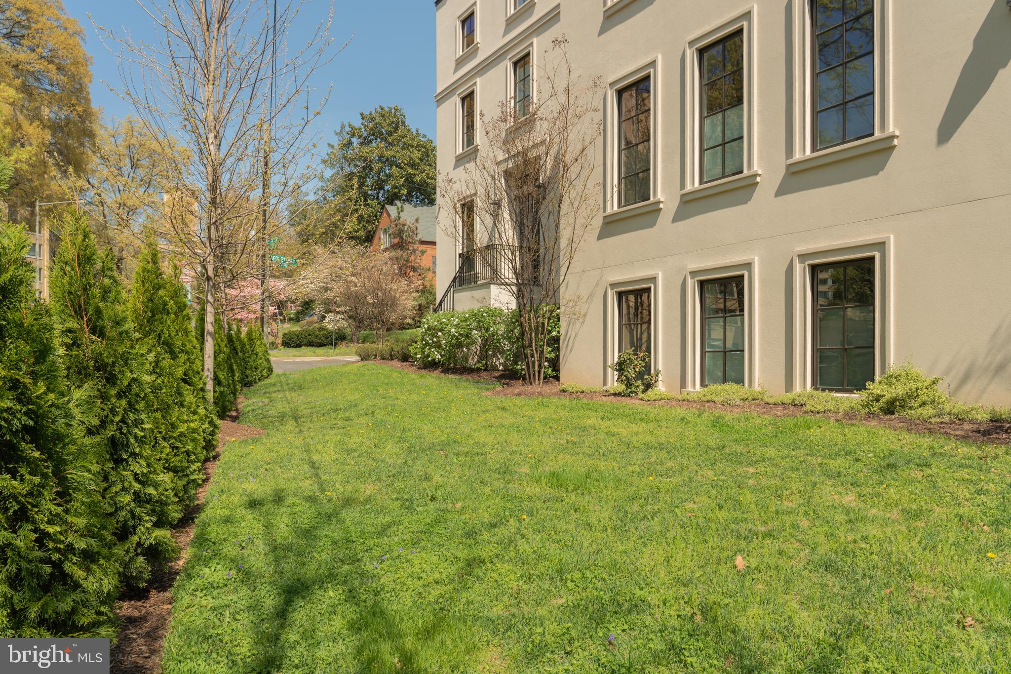 FOREST HILLS - Residential
