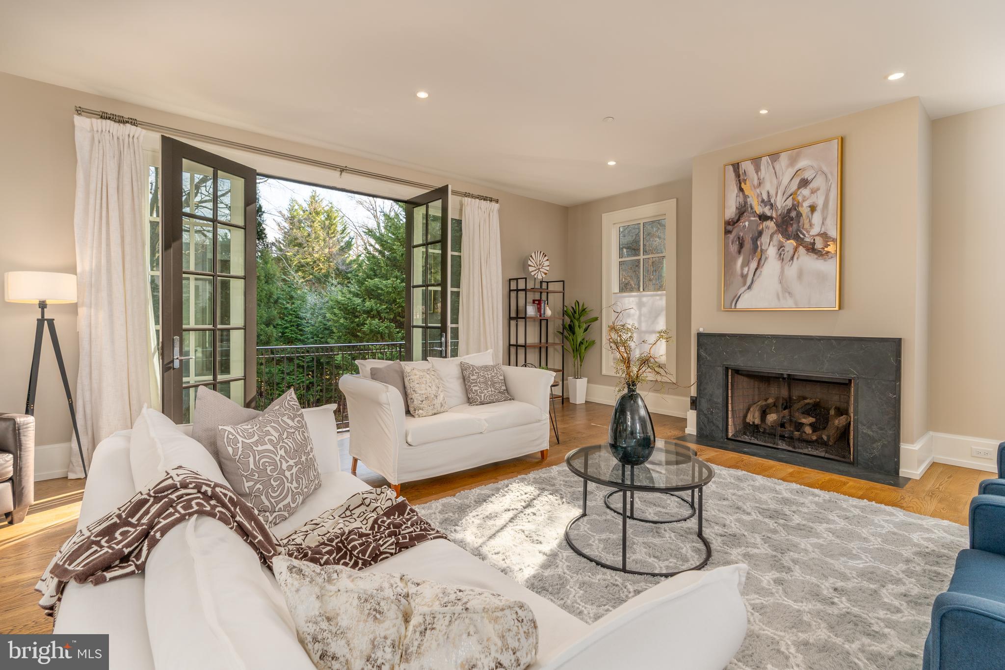 FOREST HILLS - Residential