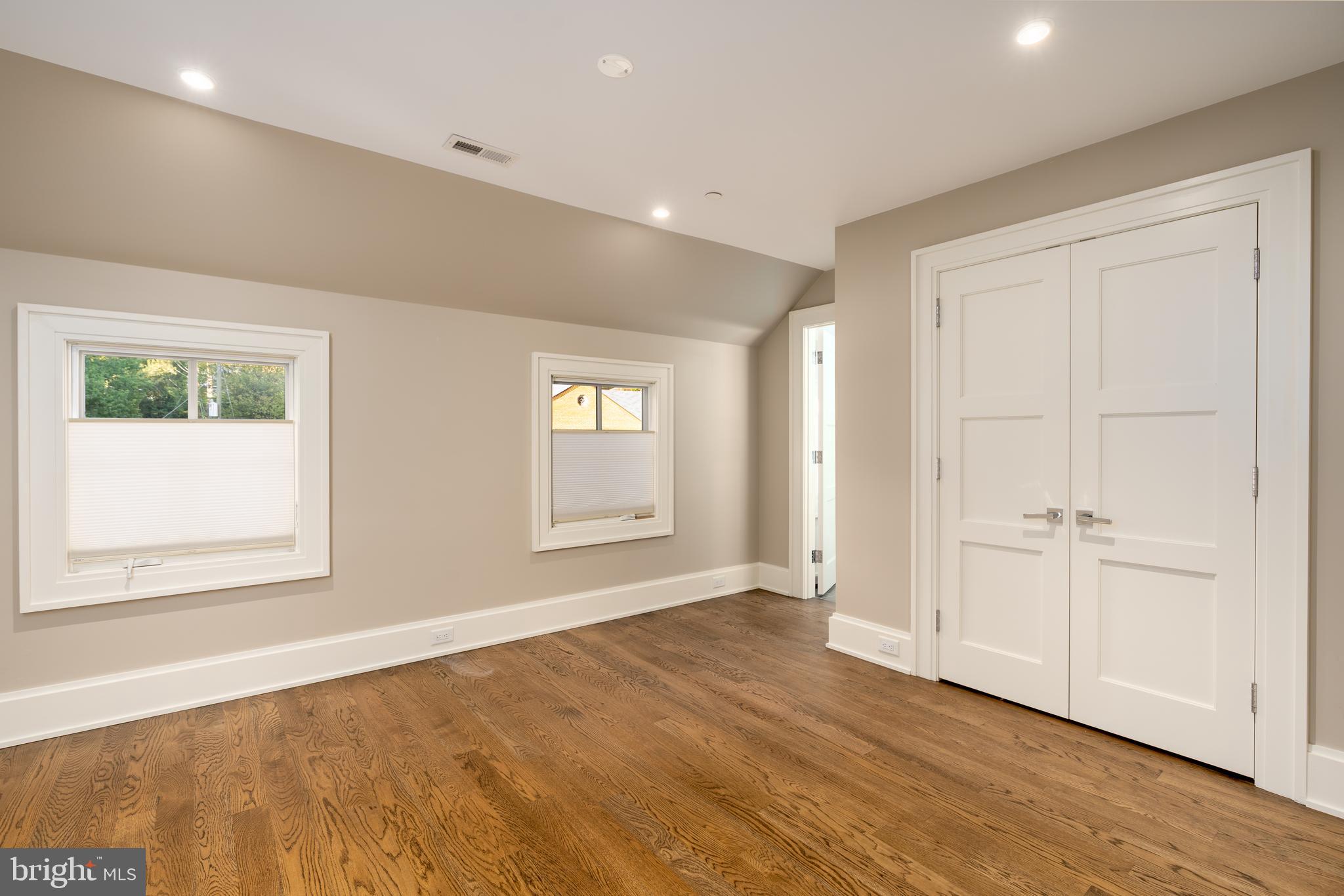 FOREST HILLS - Residential