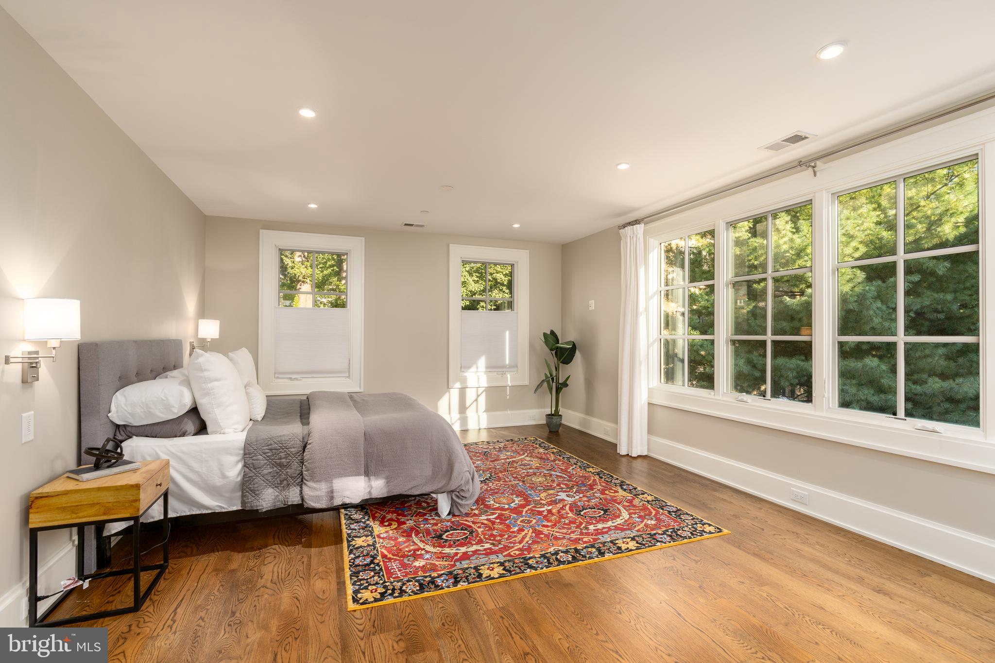 FOREST HILLS - Residential