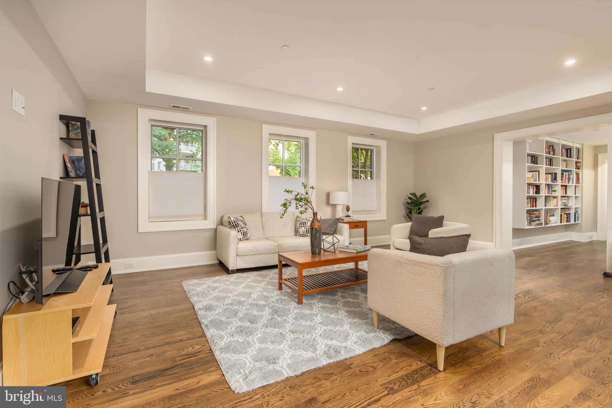 FOREST HILLS - Residential