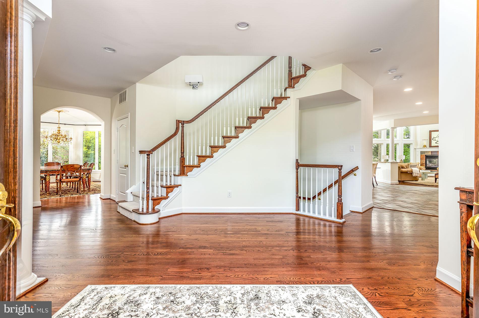 ELGIN MANOR - Residential