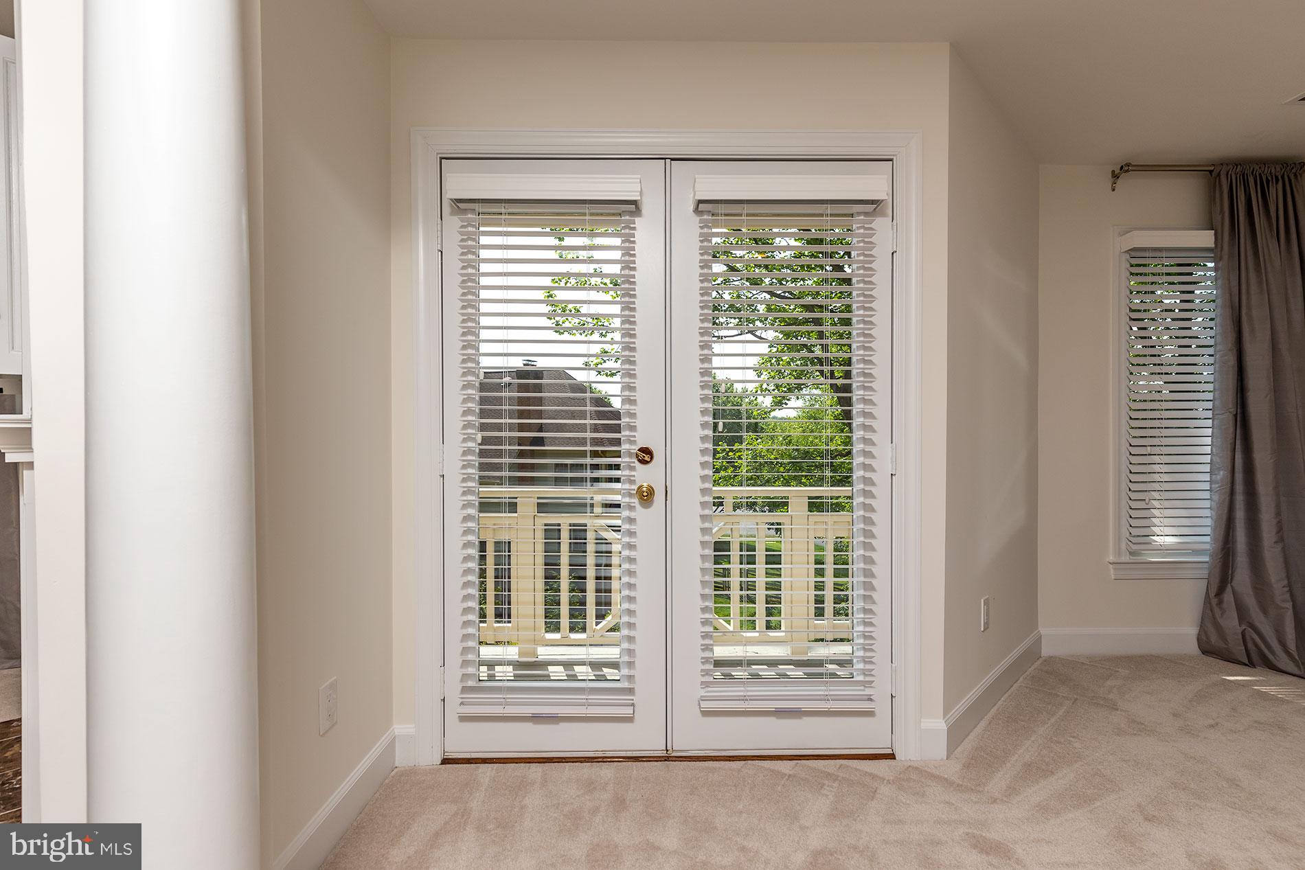 ELGIN MANOR - Residential