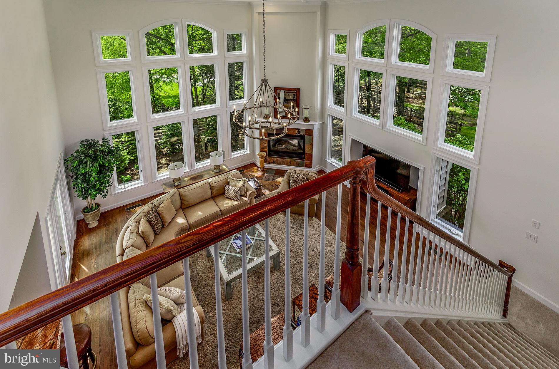 ELGIN MANOR - Residential