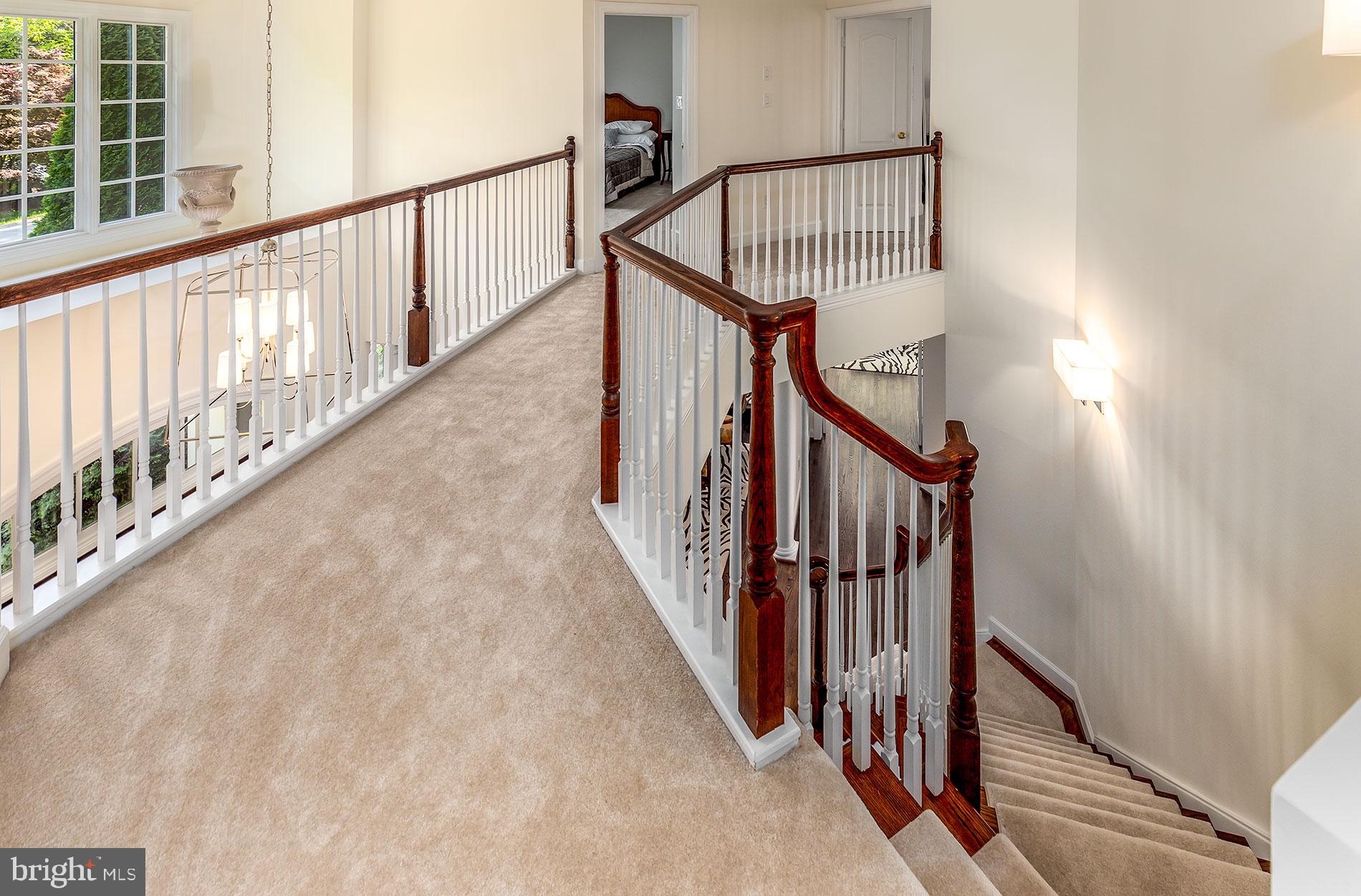 ELGIN MANOR - Residential