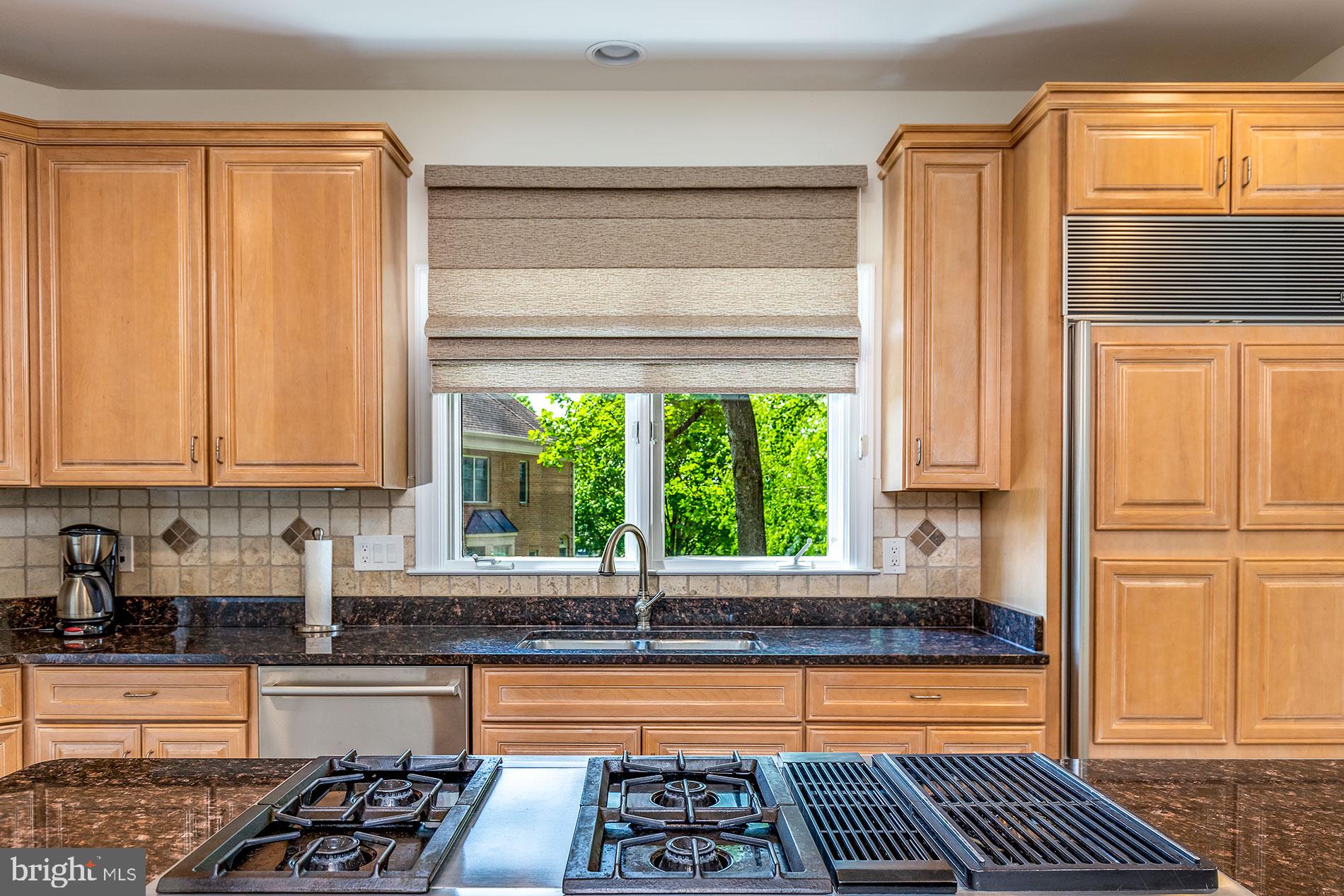 ELGIN MANOR - Residential