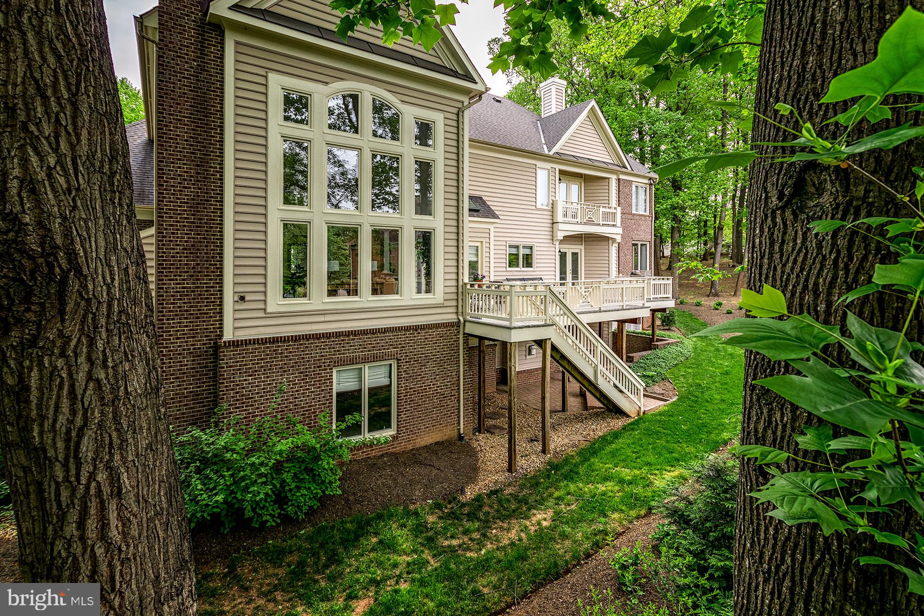 ELGIN MANOR - Residential