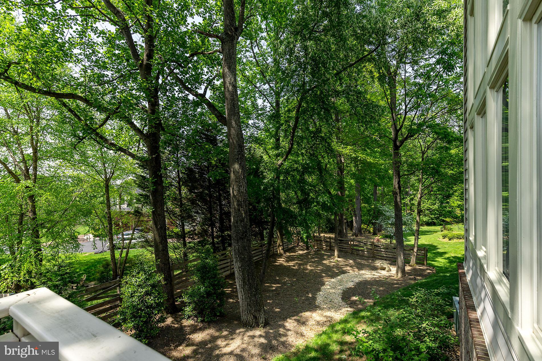 ELGIN MANOR - Residential