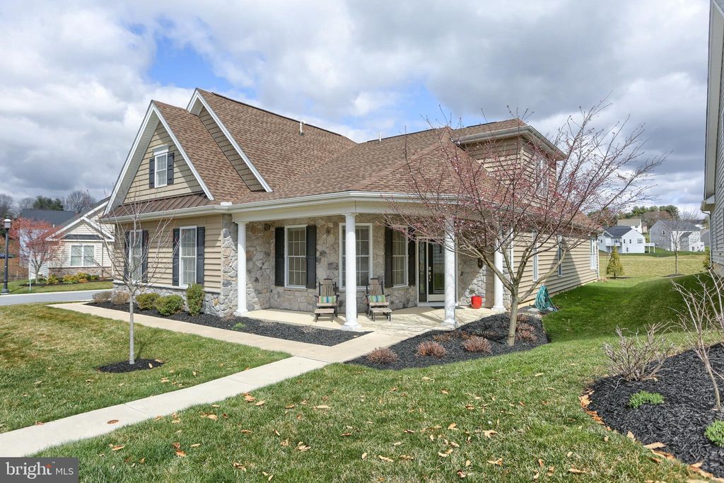 Photo of 496 RESOLUTION DR, LITITZ, PA 17543 (MLS # PALA2033038)