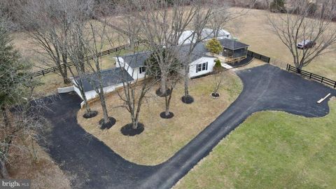 39362 RICKARD ROAD LOVETTSVILLE VA 20180