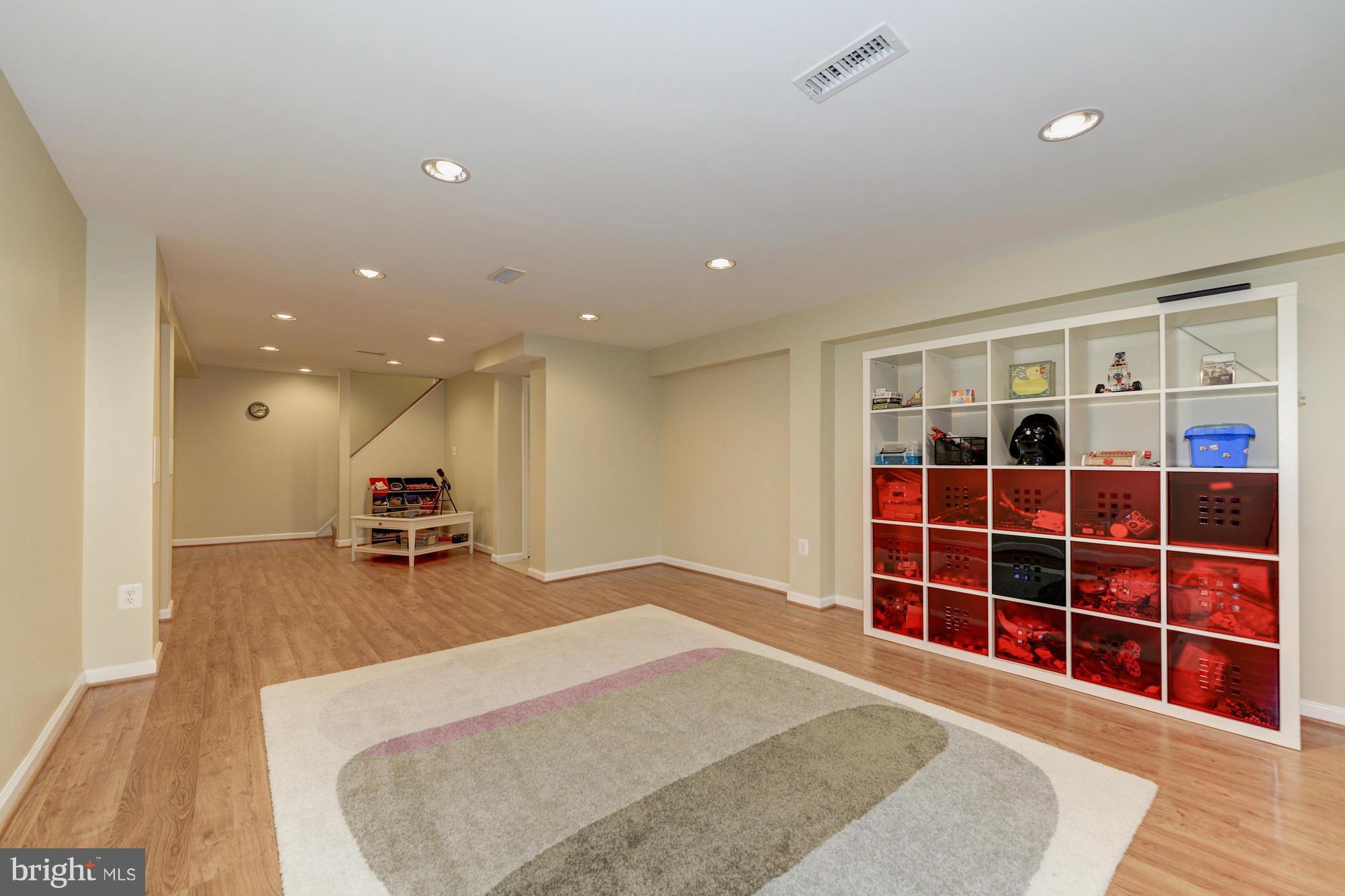 REGENCY ESTATES - Residential