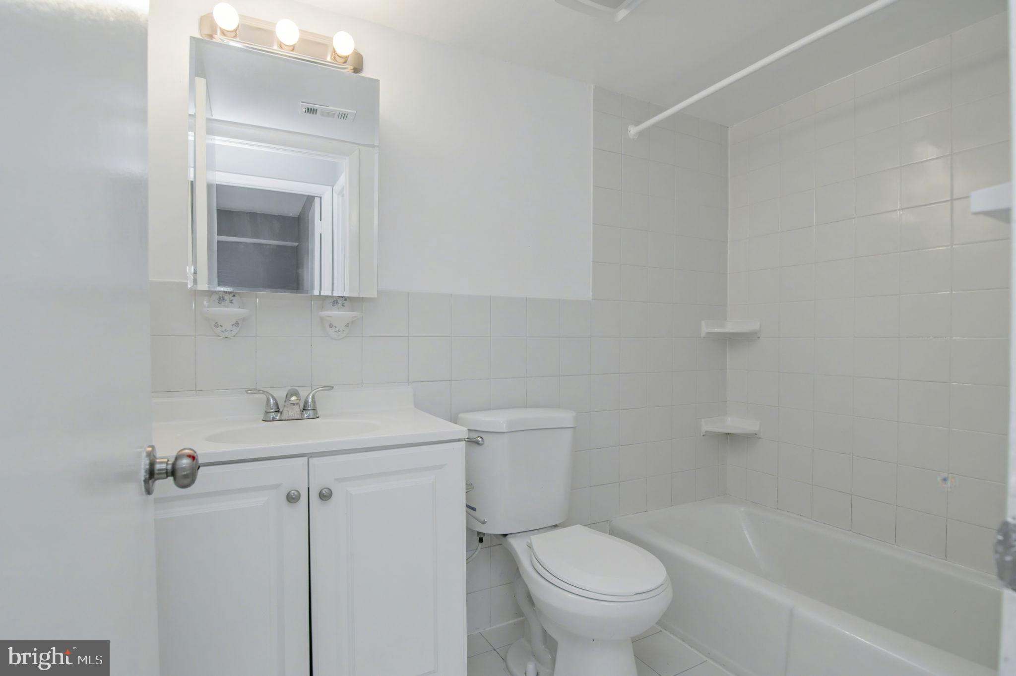 SPRINGFIELD GREEN - Residential Lease