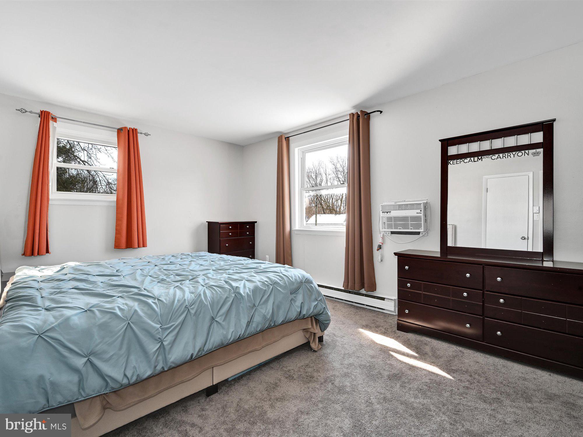 MOUNT JOY - Residential