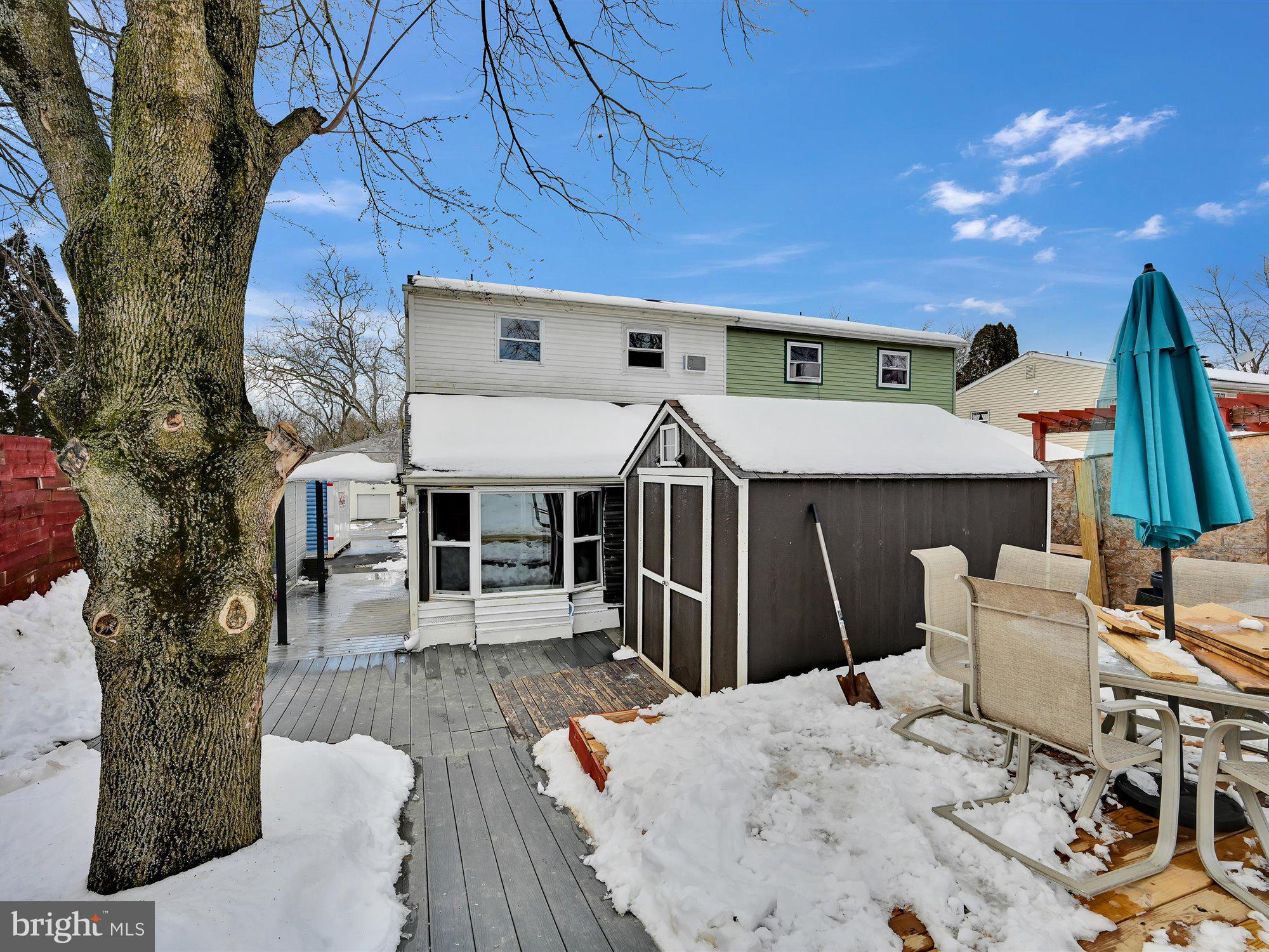 MOUNT JOY - Residential