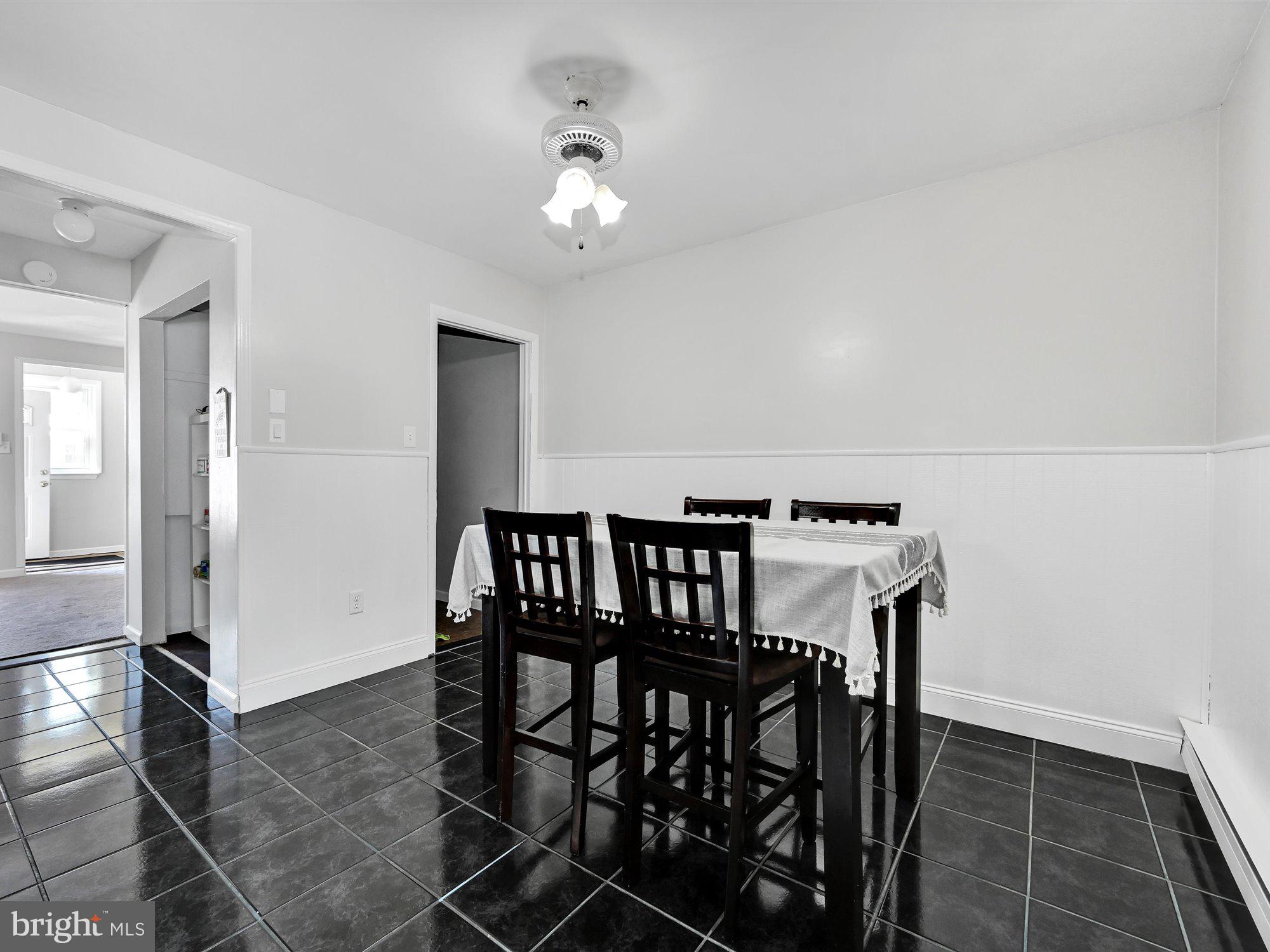 MOUNT JOY - Residential